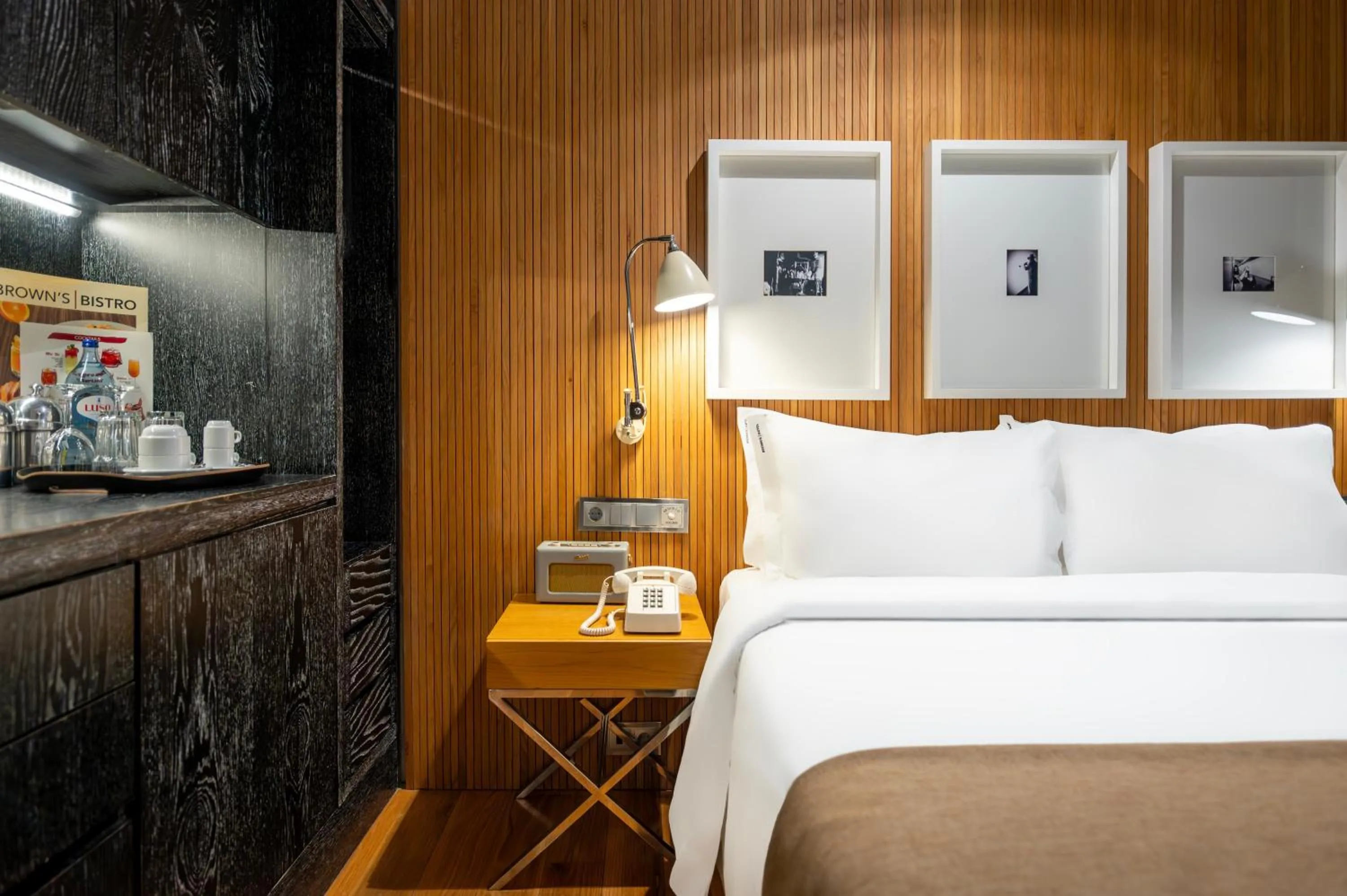 Bedroom, Bed in Browns Downtown Hotel