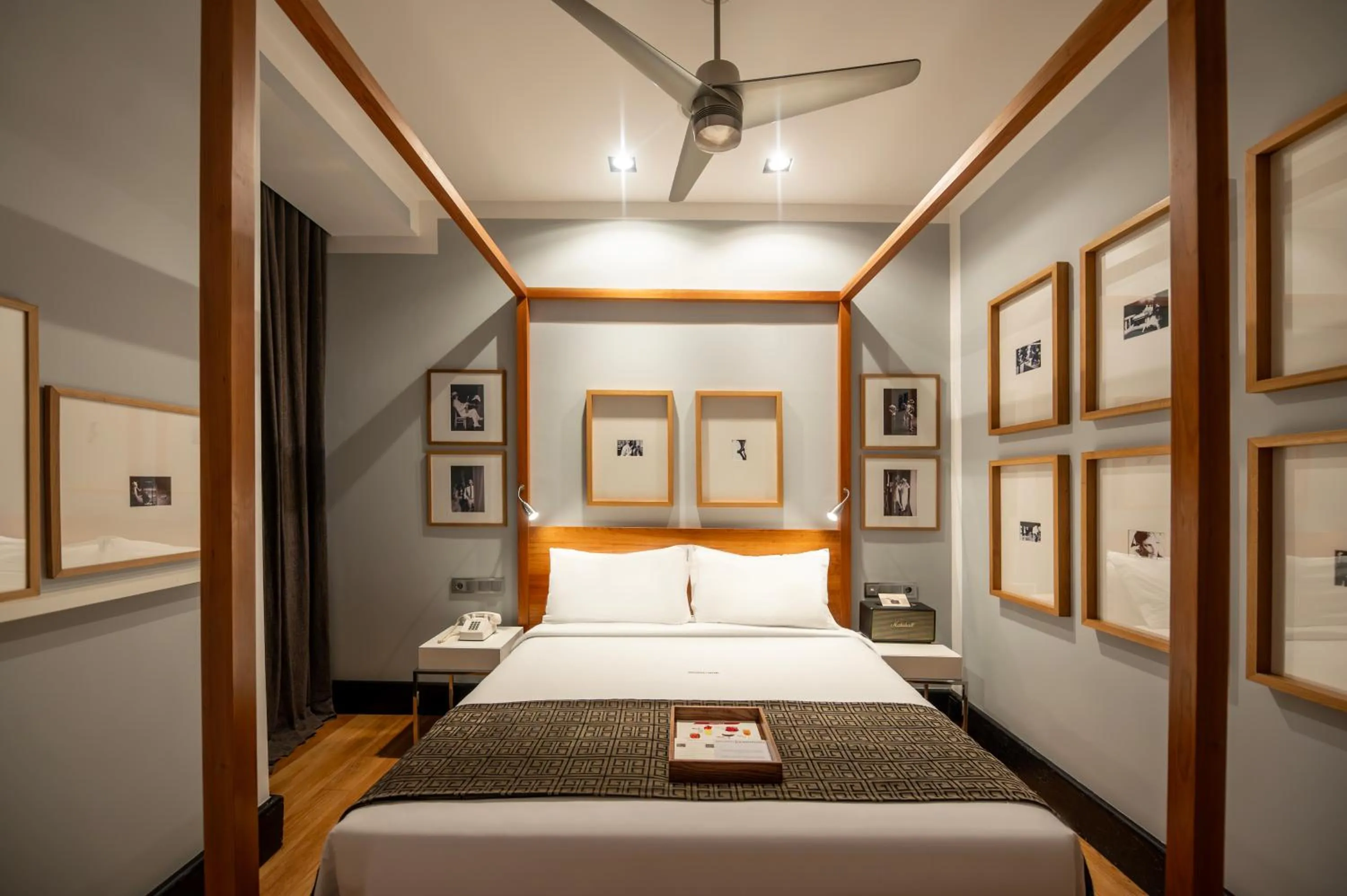 Bedroom, Bed in Browns Downtown Hotel