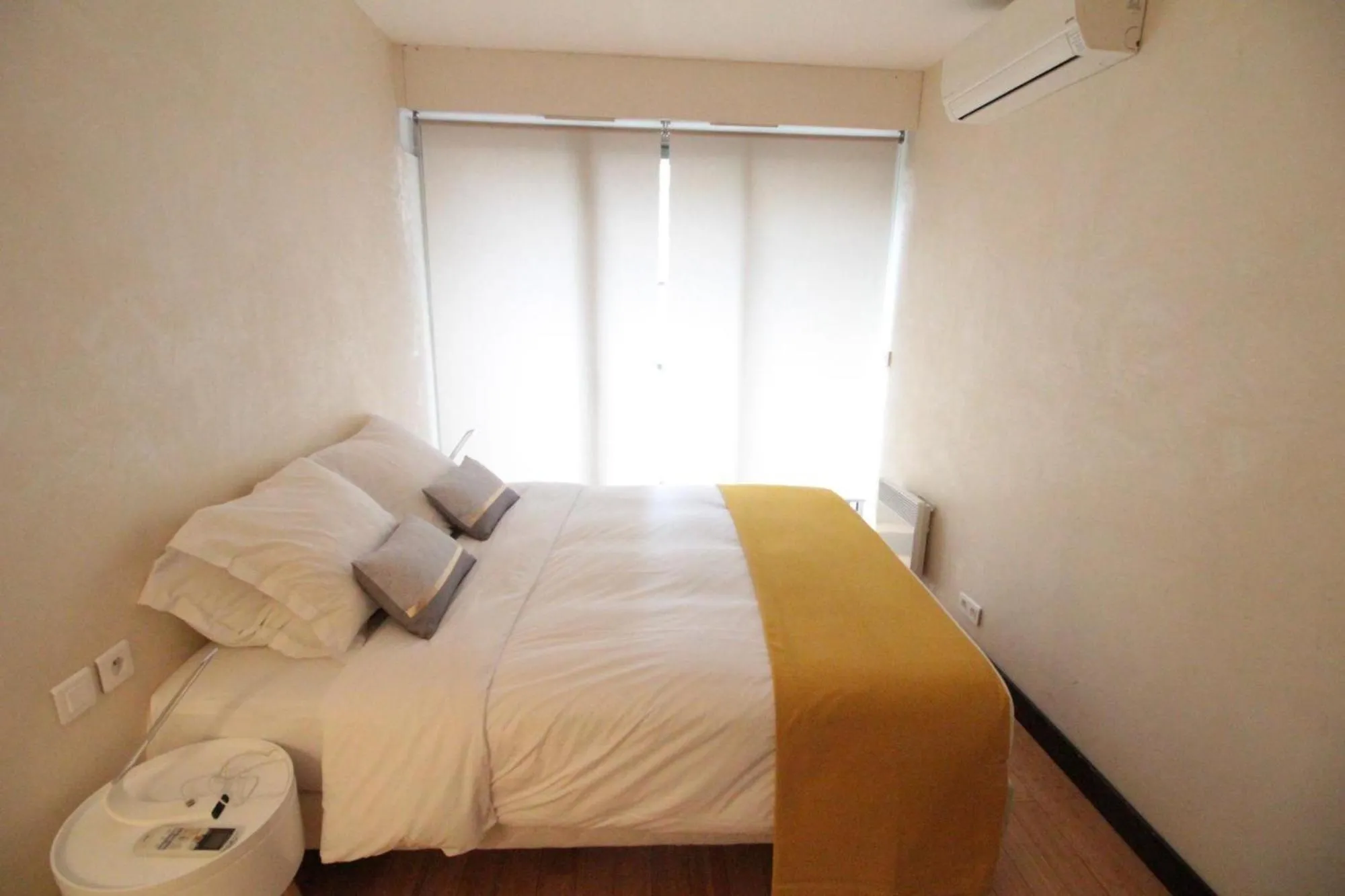 Bedroom, Bed in Short Stay Paris Apartments