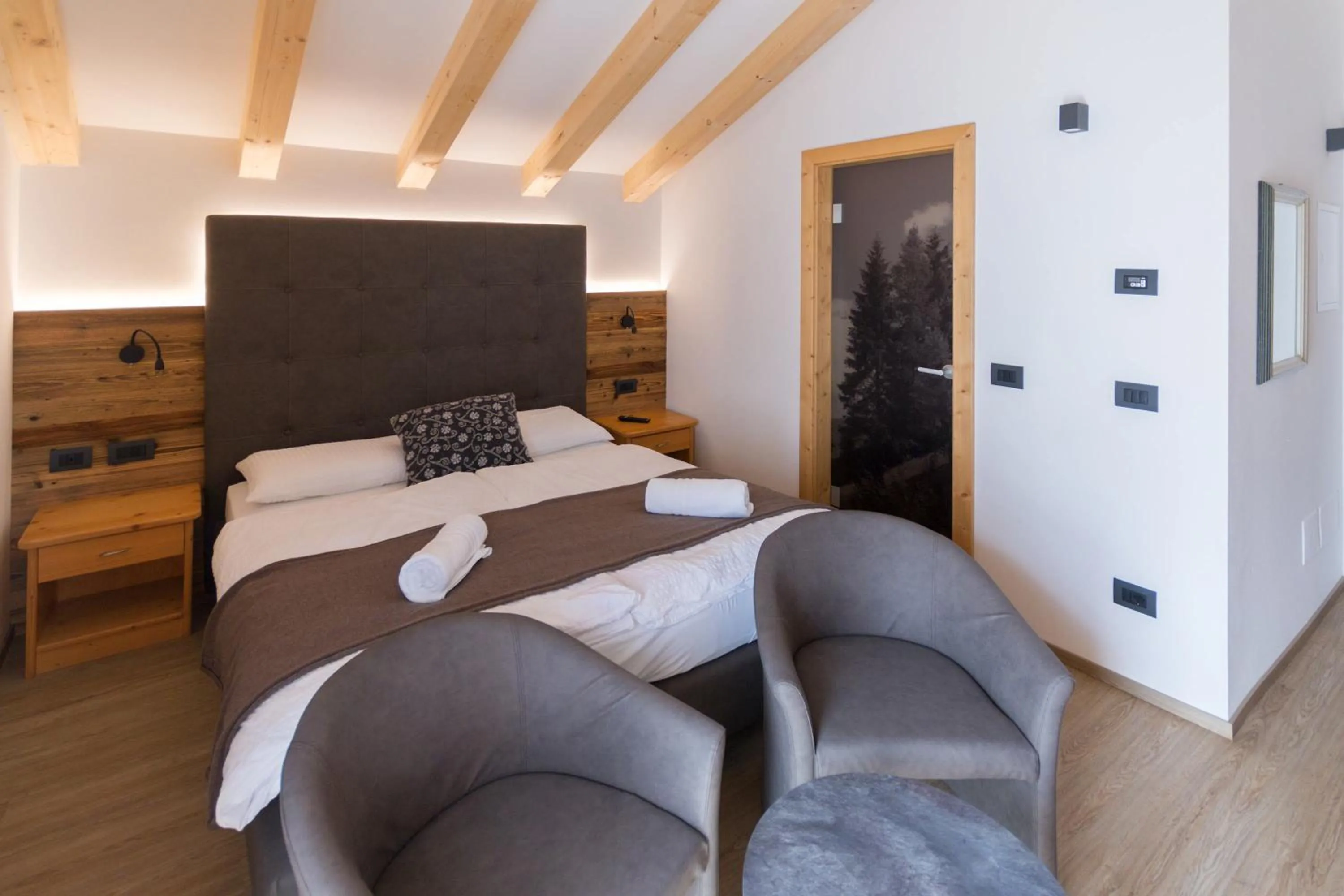 Bed in Arnica Mountain Hotel