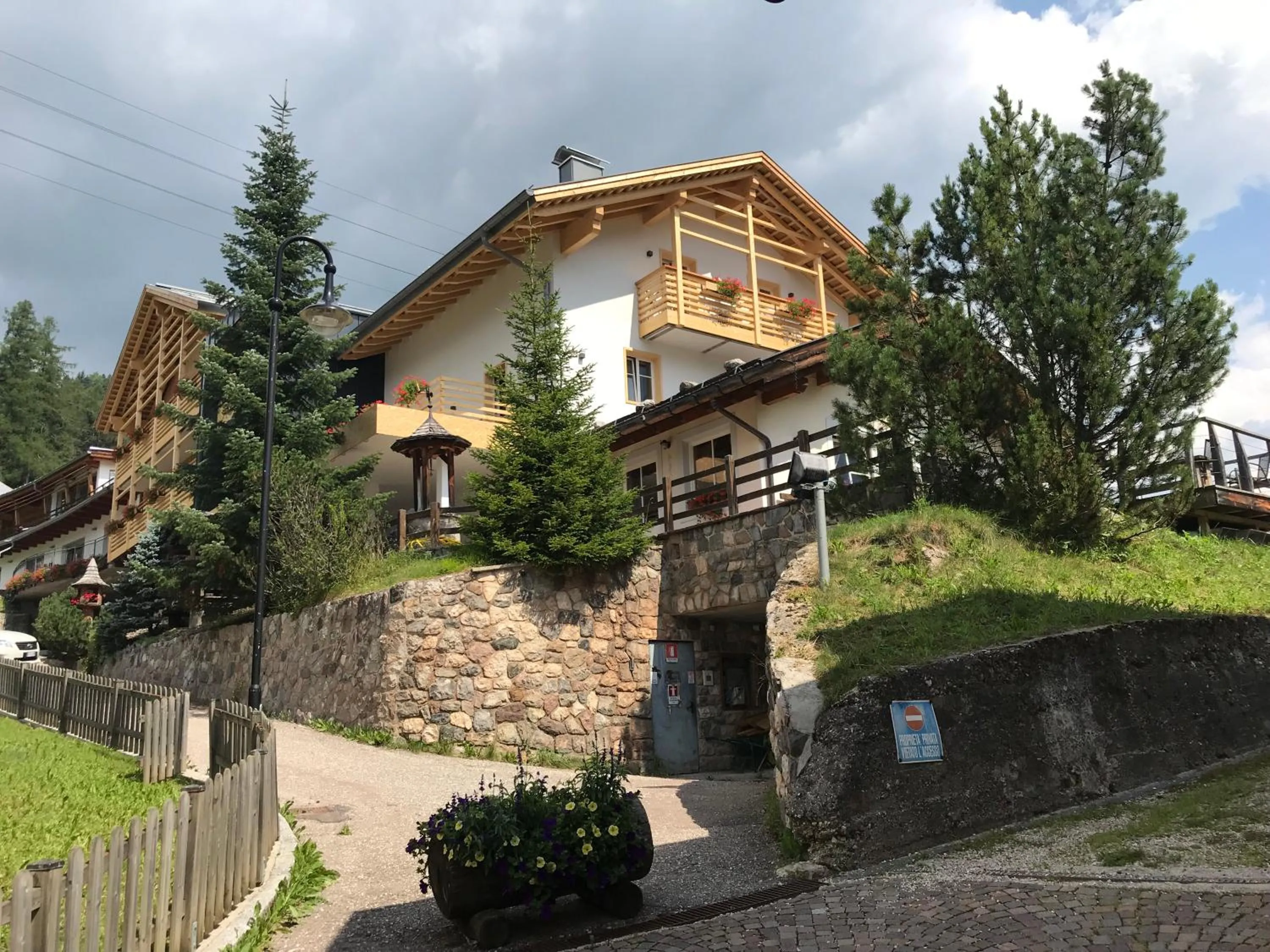 Arnica Mountain Hotel