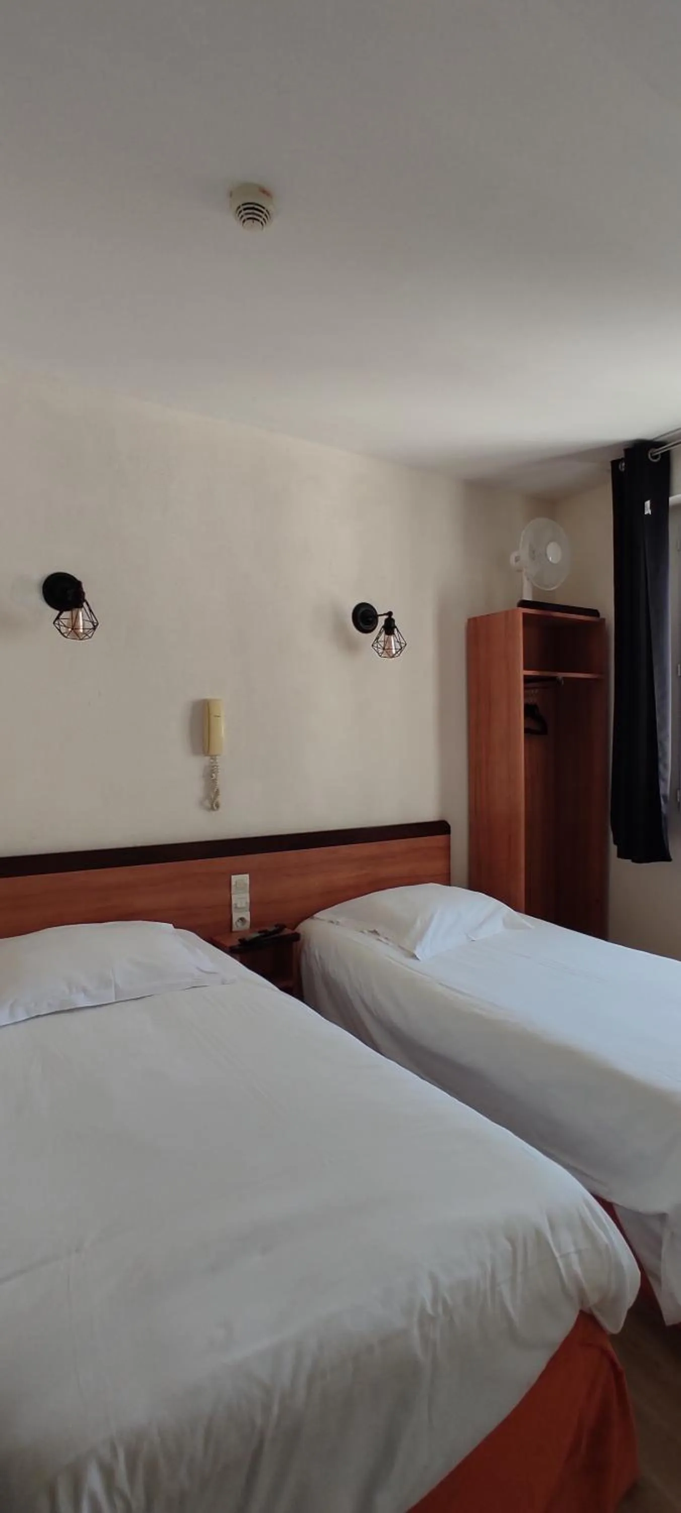 Photo of the whole room in Hotel Luxembourg