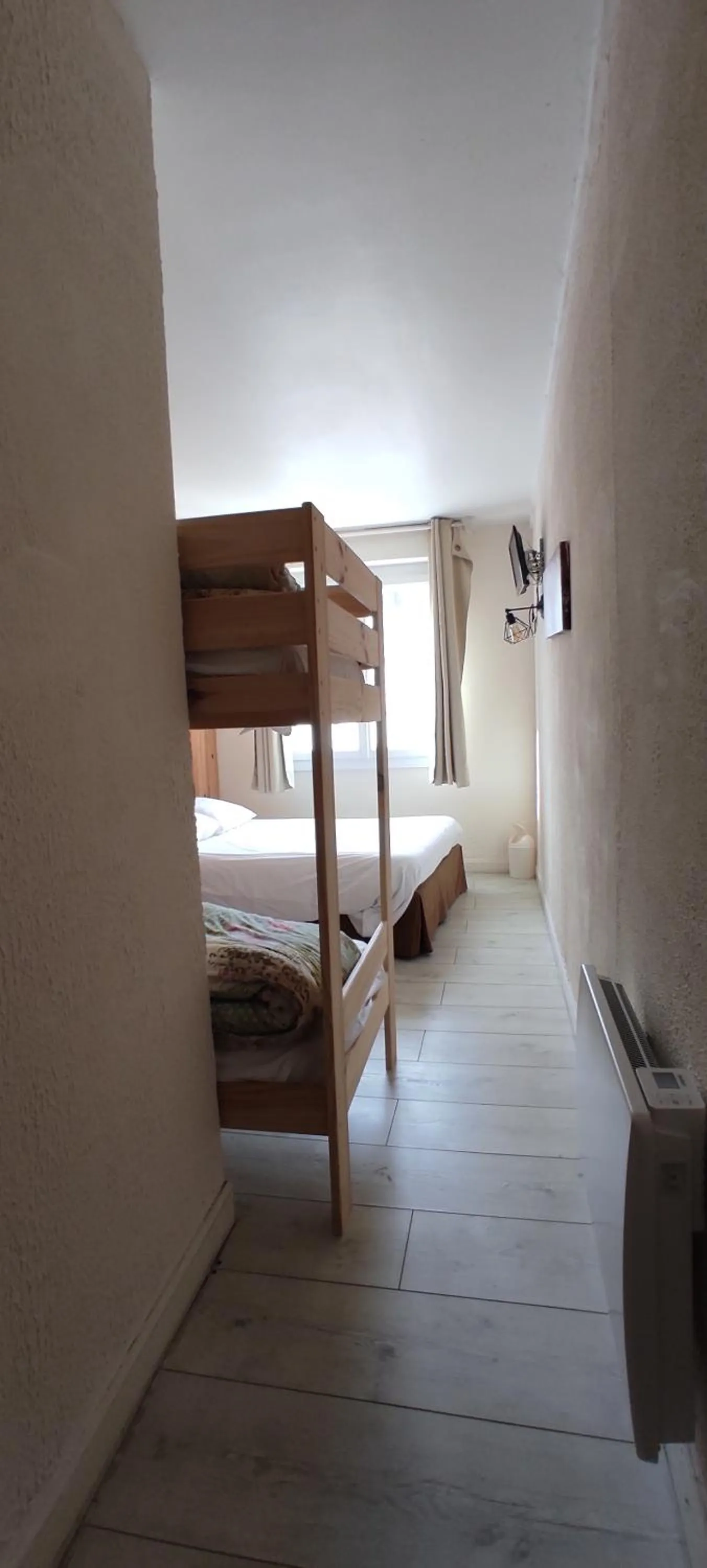 Photo of the whole room in Hotel Luxembourg