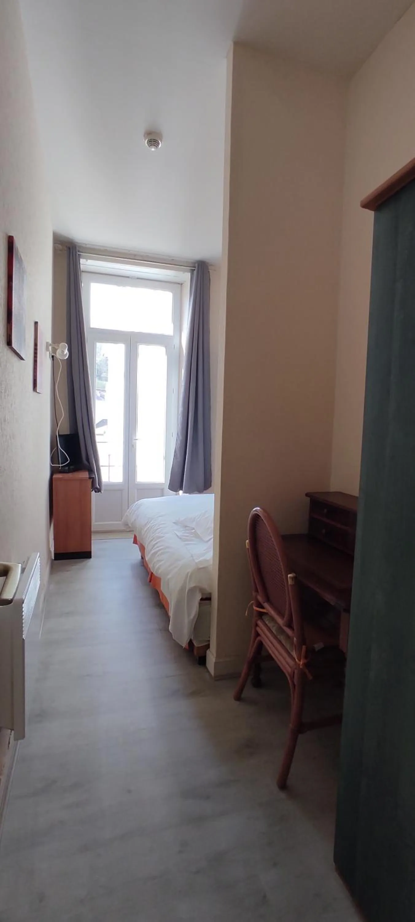 Photo of the whole room in Hotel Luxembourg