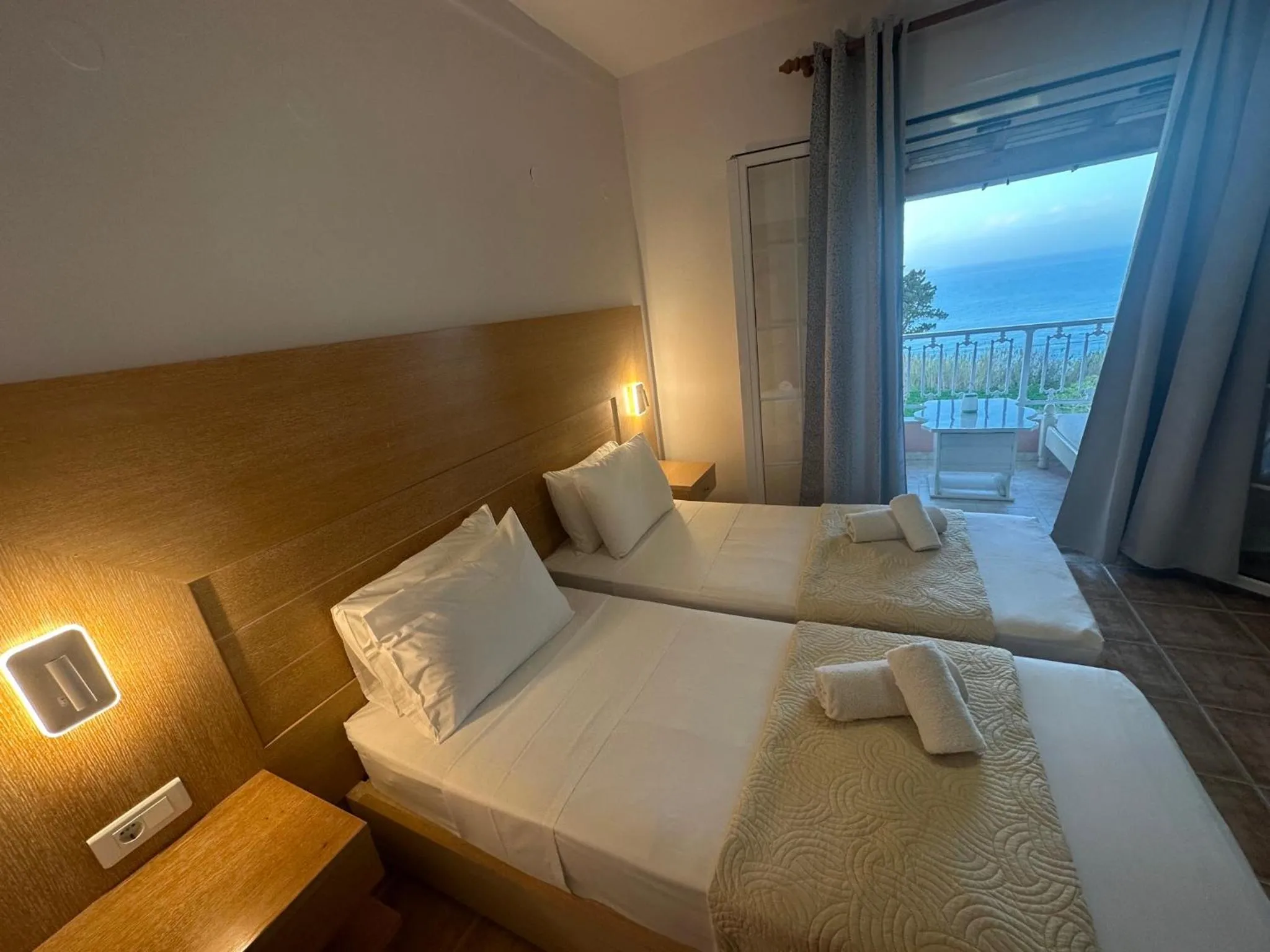 Photo of the whole room, Bed in Nikos Apartments Corfu