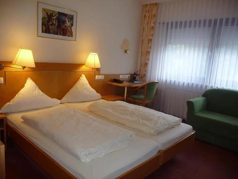 Photo of the whole room, Bed in Zum Waldhorn