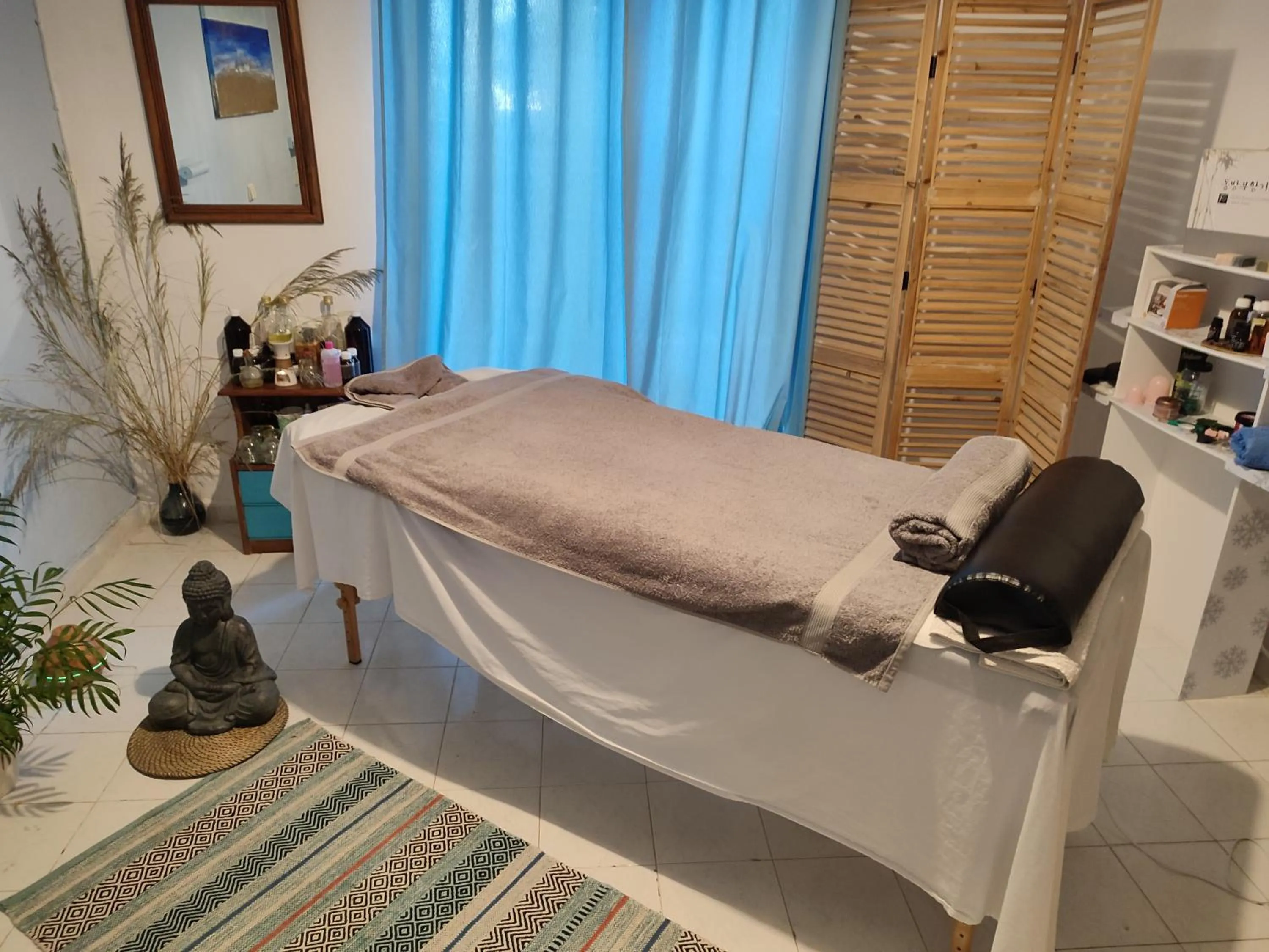 Massage in Dolphin Apartments