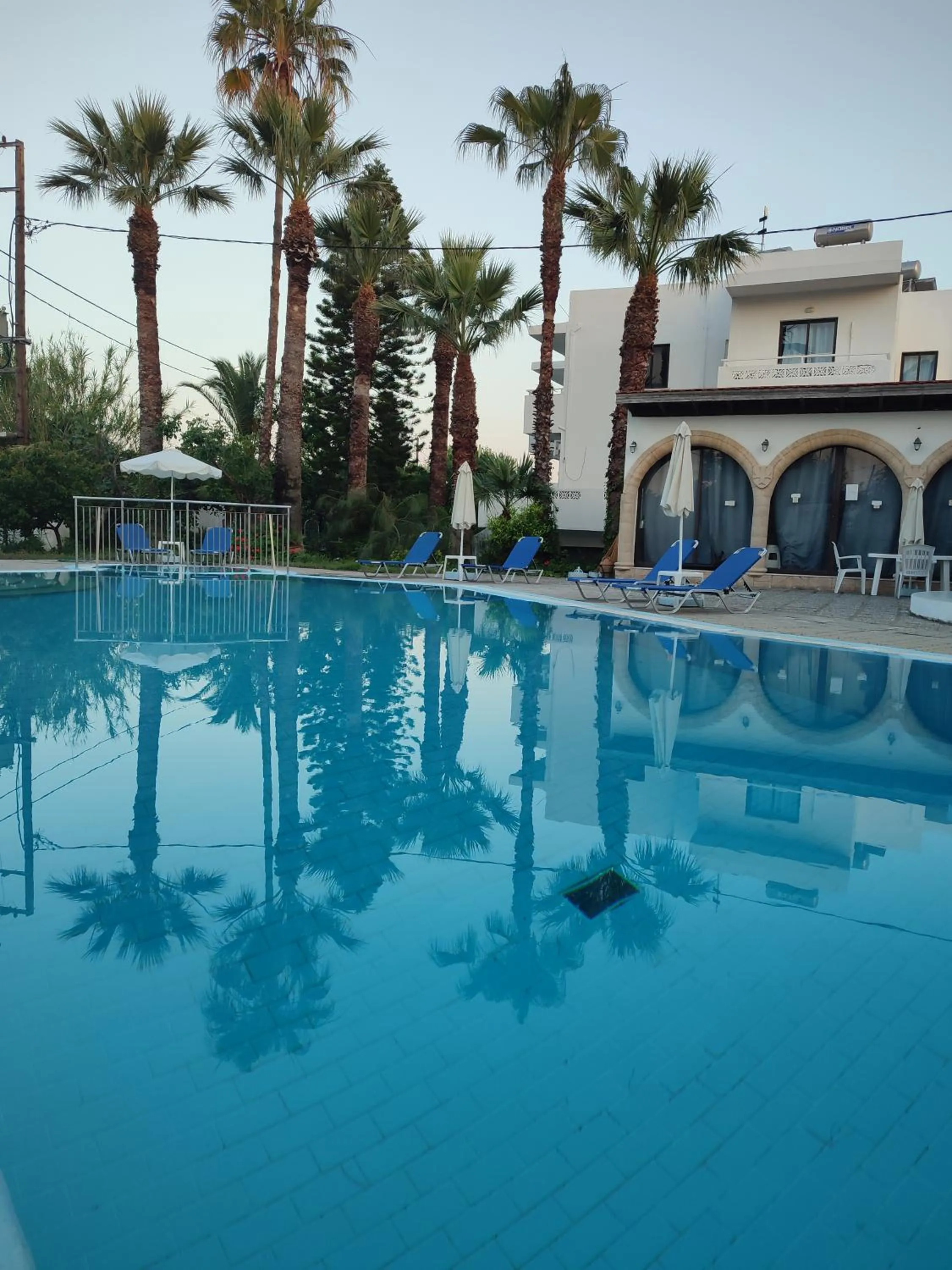 Swimming pool in Dolphin Apartments