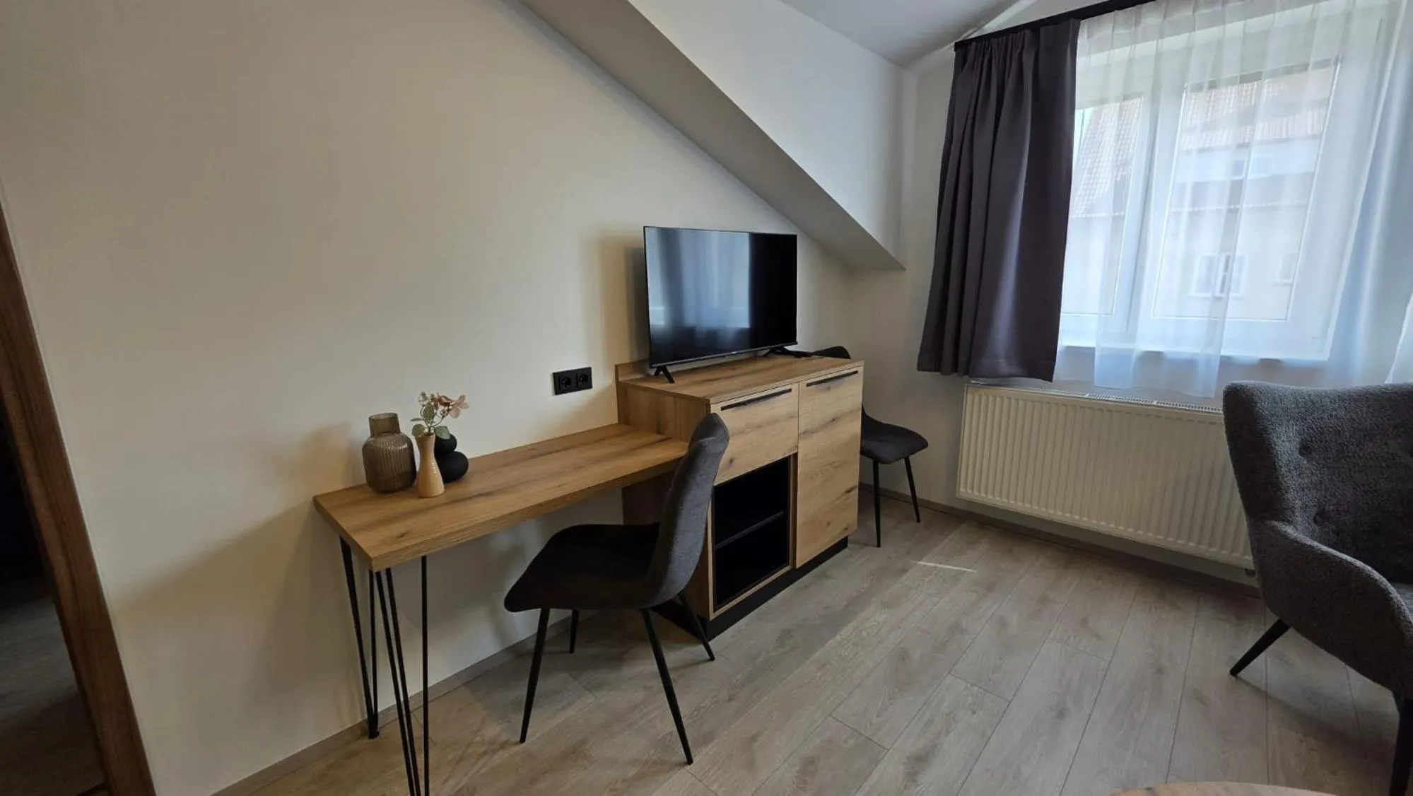 No 28 Rooms & Apartments