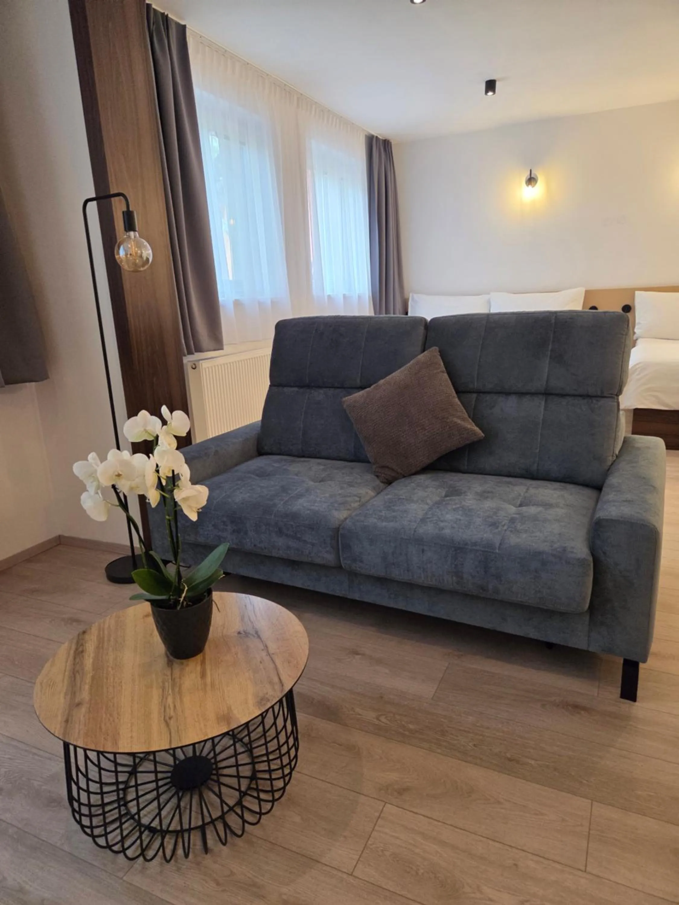 No 28 Rooms & Apartments