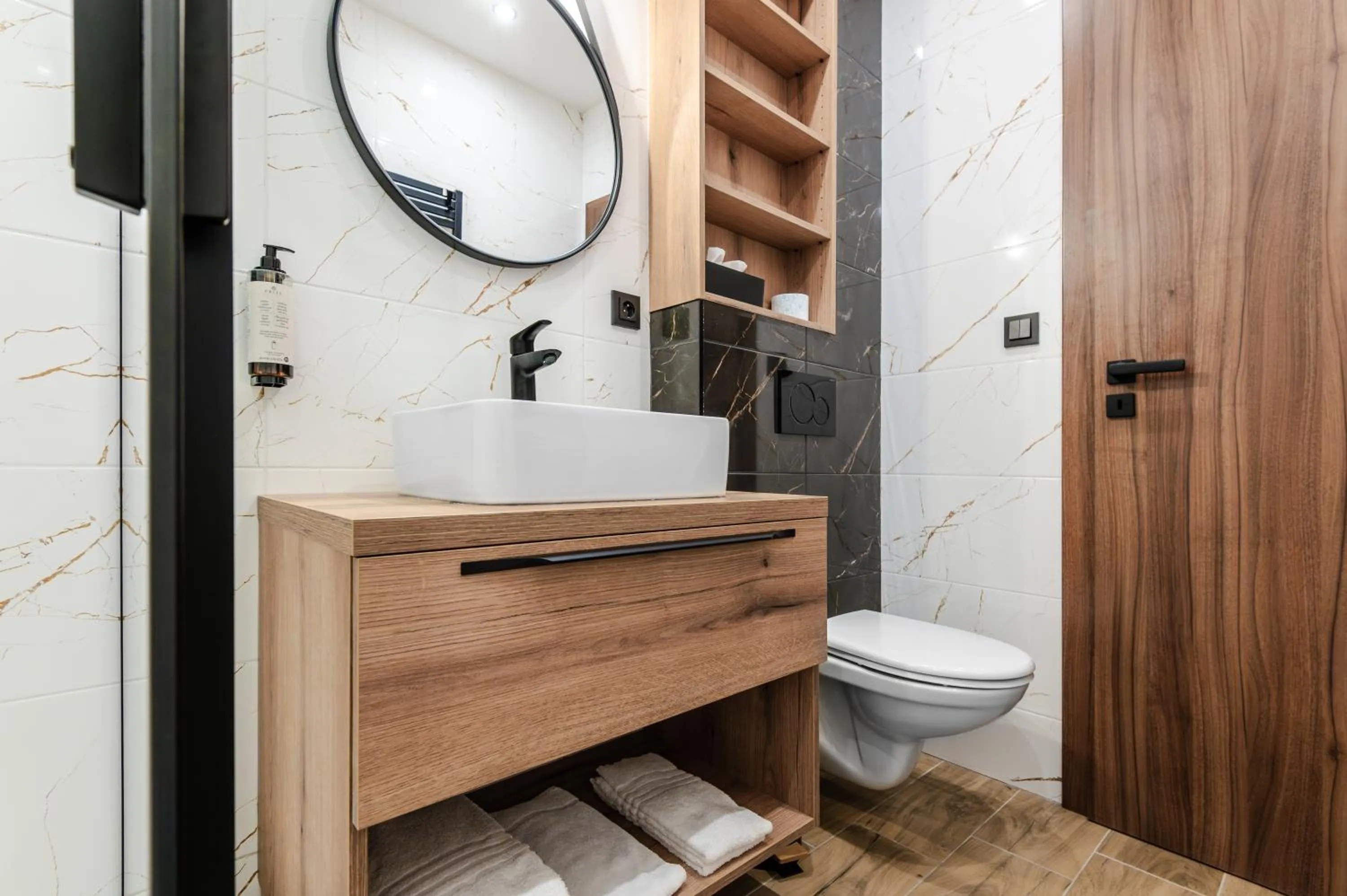 No 28 Rooms & Apartments