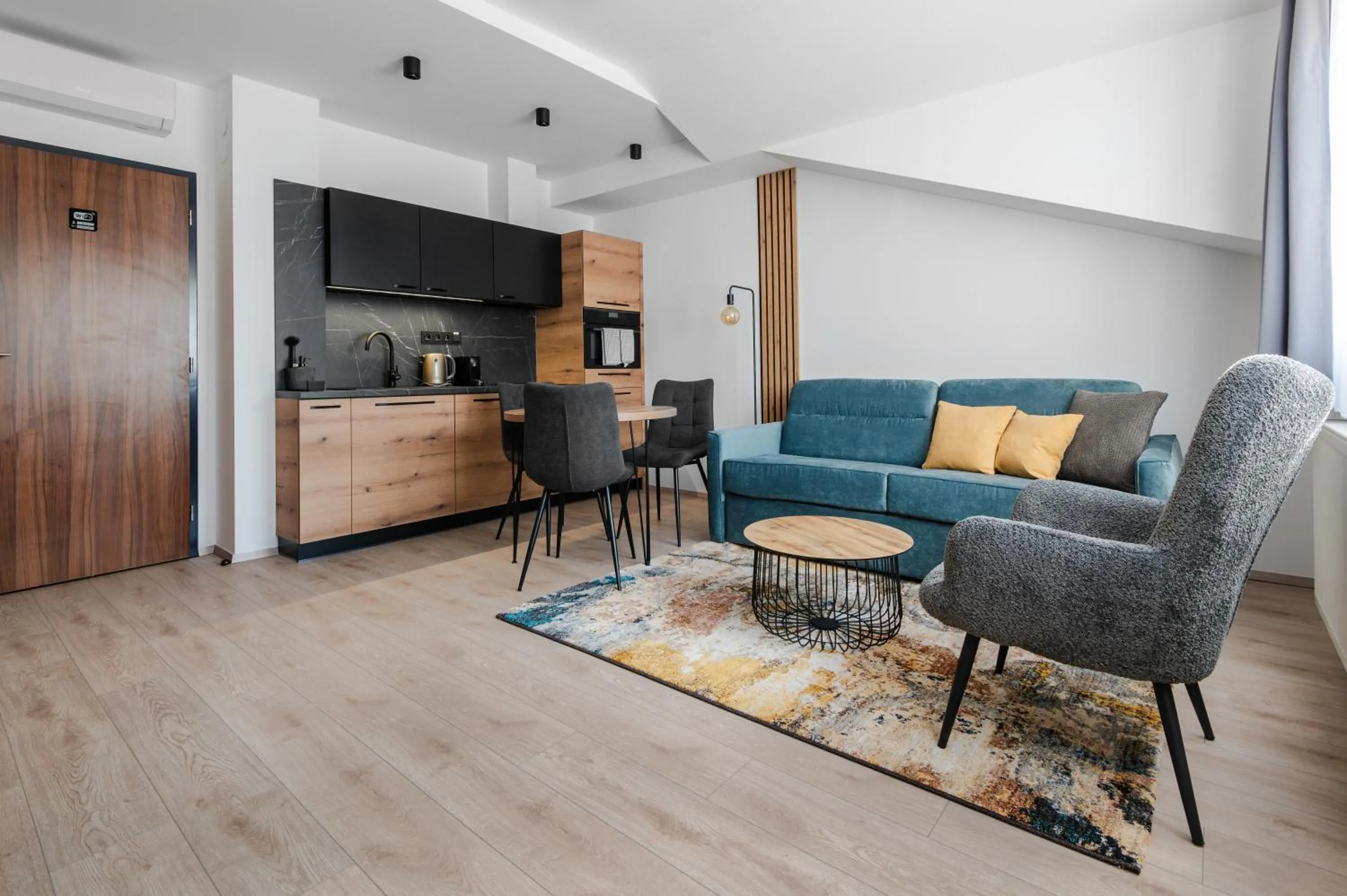 No 28 Rooms & Apartments