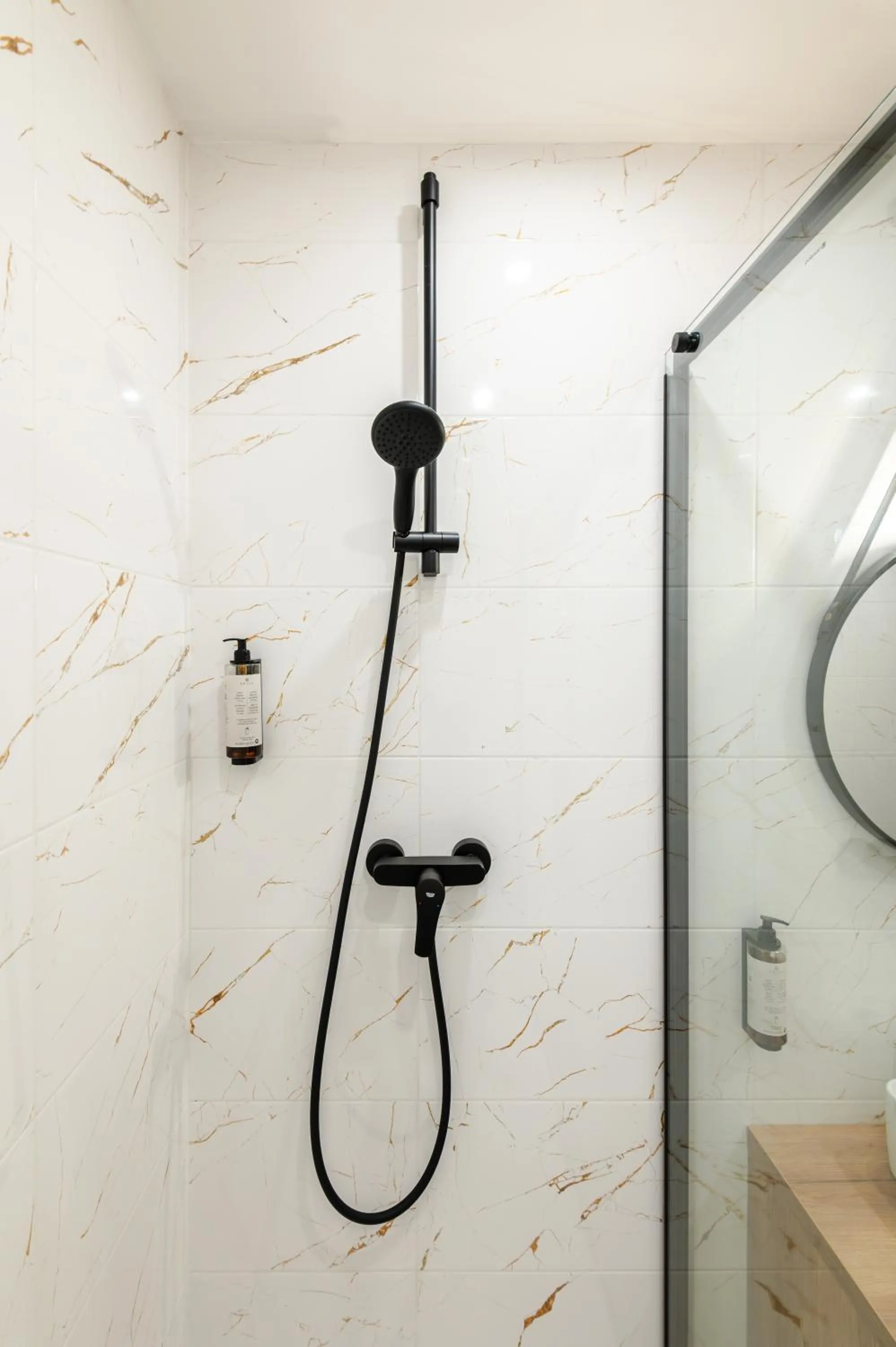 No 28 Rooms & Apartments