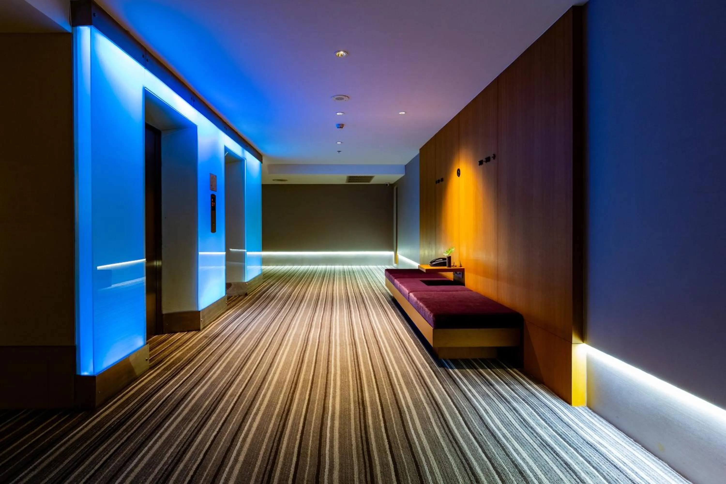 elevator, Bed in LiT BANGKOK Hotel