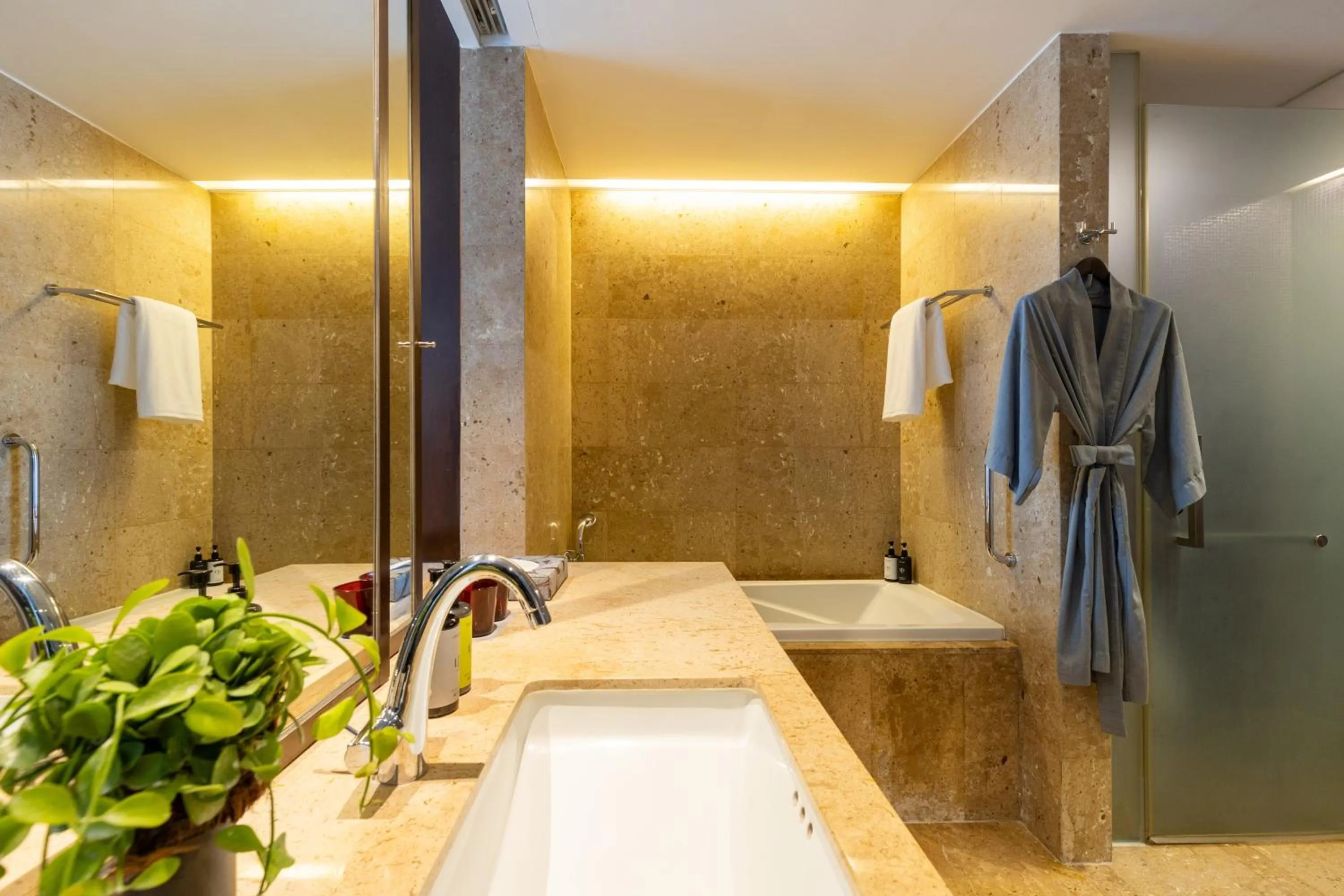 Shower in LiT BANGKOK Hotel