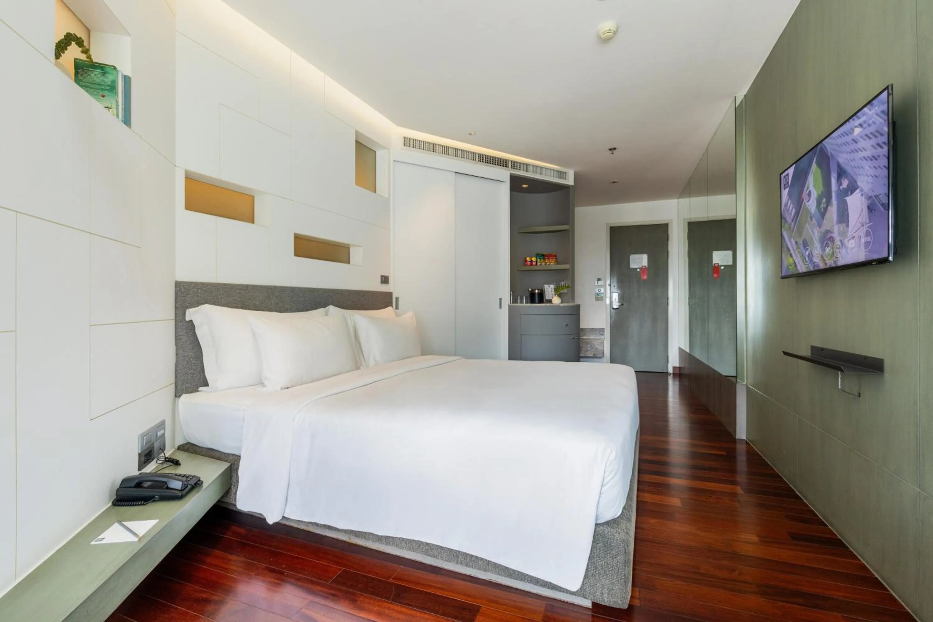 Bed in LiT BANGKOK Hotel