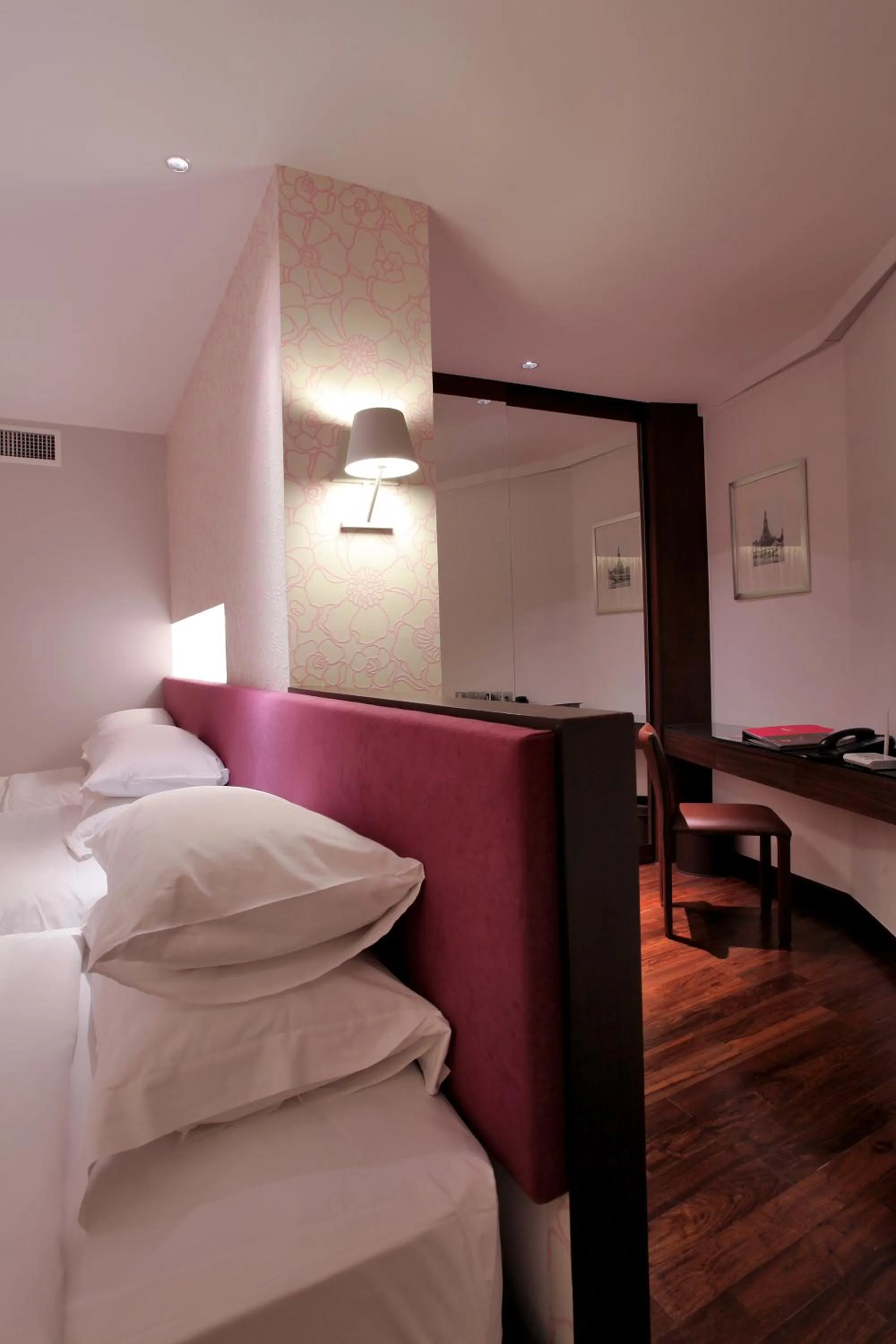 Bedroom, Bed in LiT BANGKOK Hotel