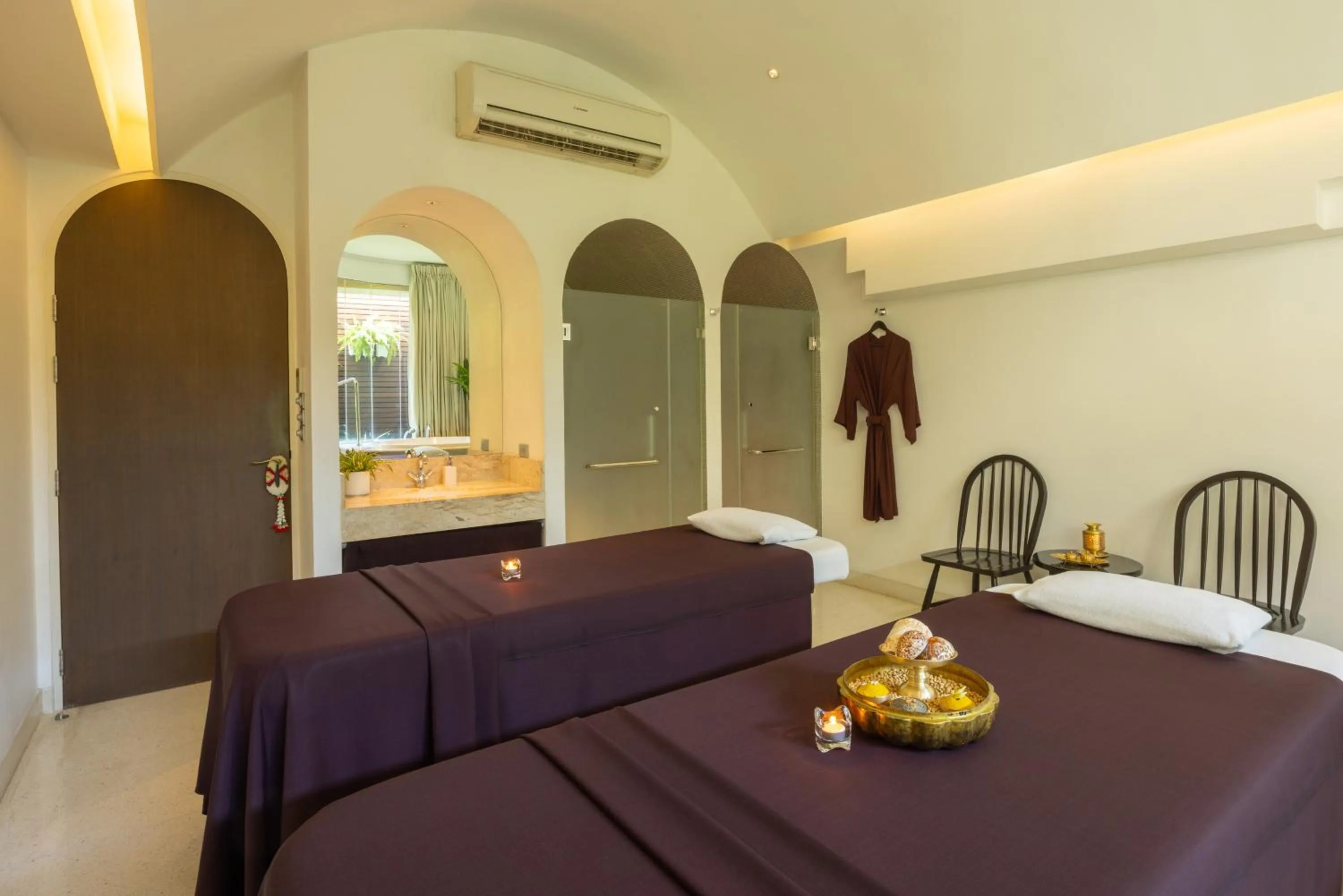 Massage, Bed in LiT BANGKOK Hotel