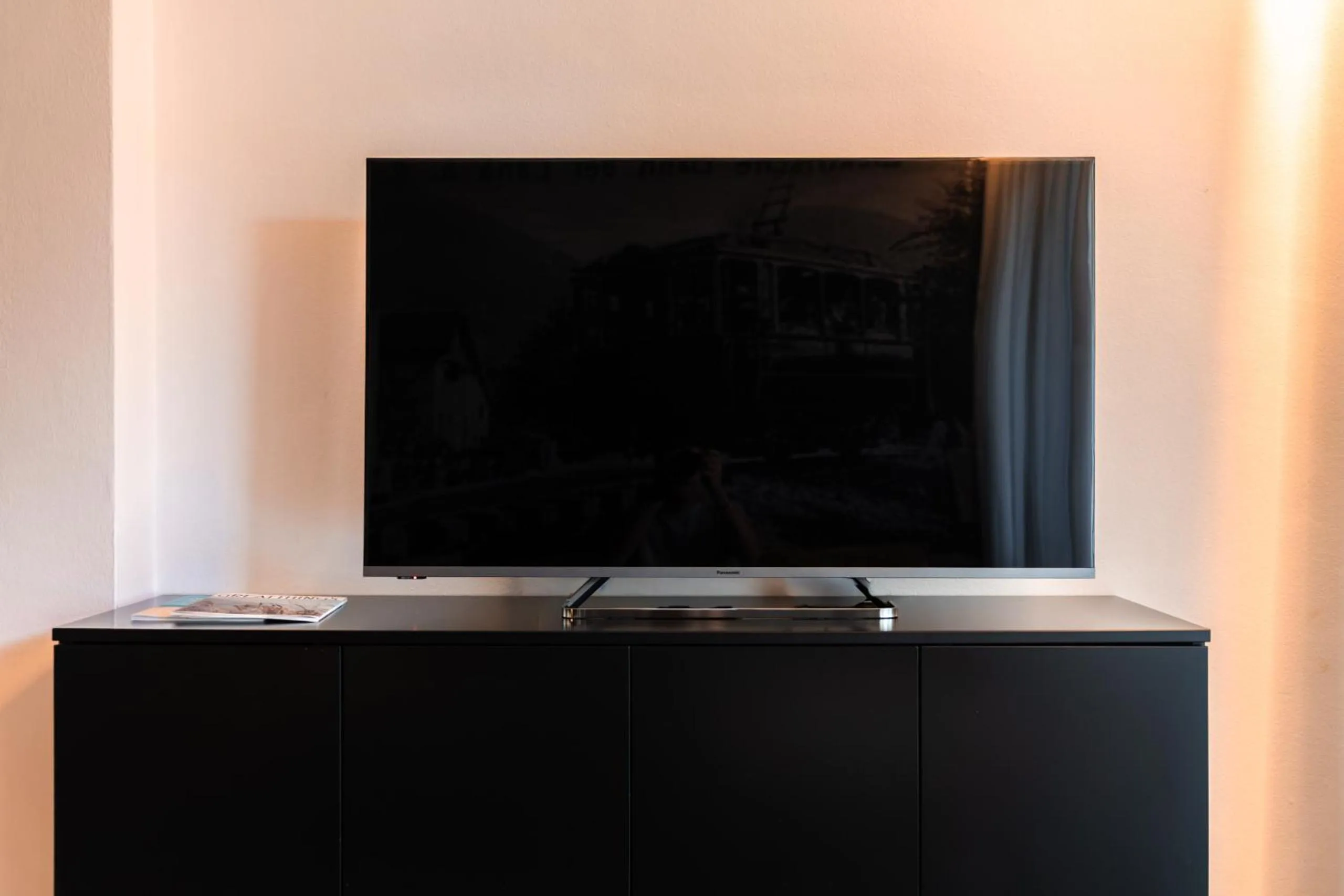 TV and multimedia in goldfinger + suites