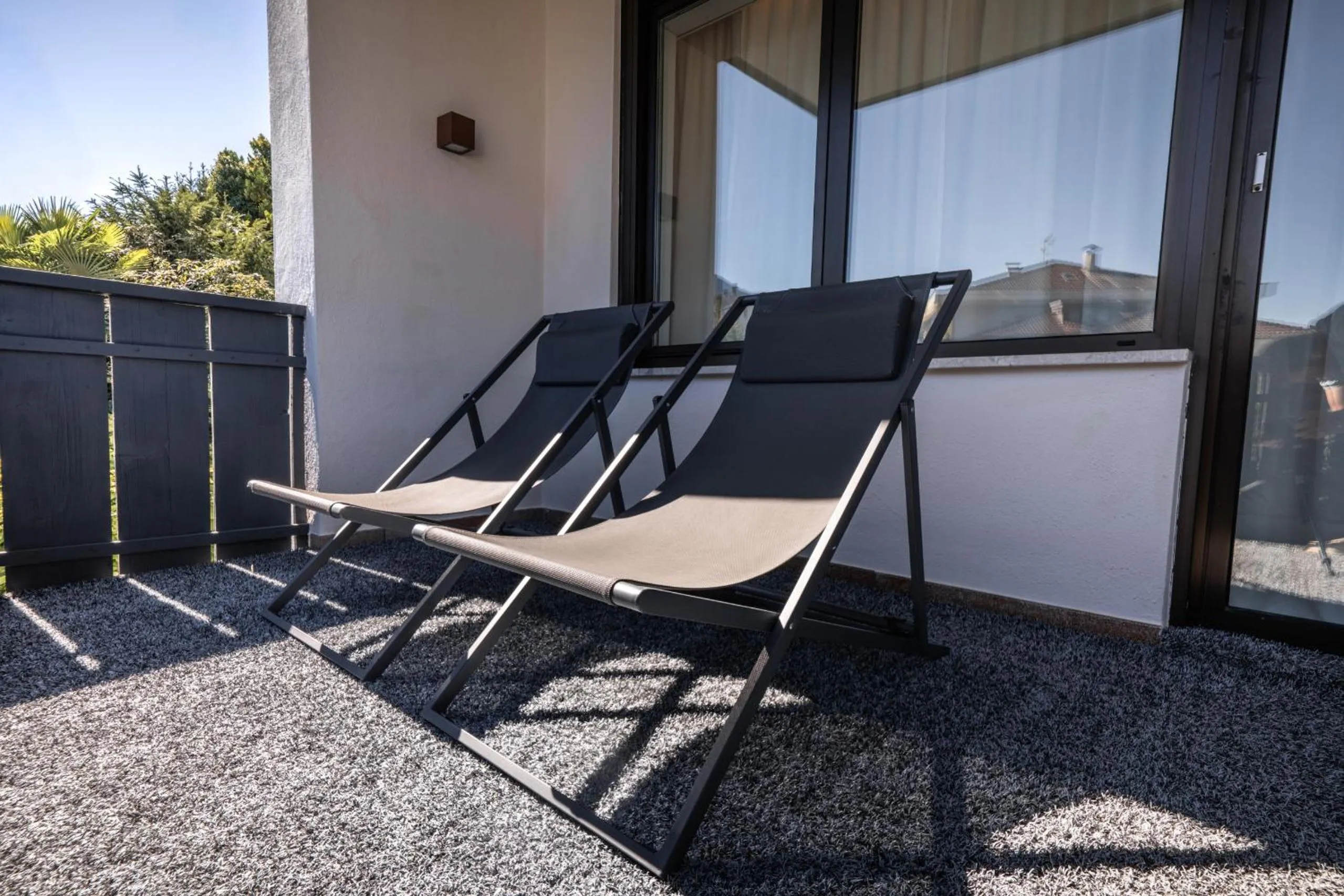 sunbed in goldfinger + suites