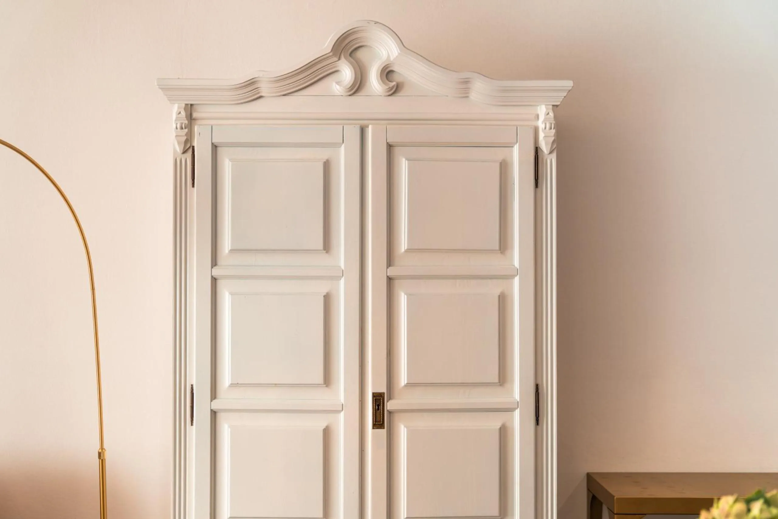 wardrobe in goldfinger + suites