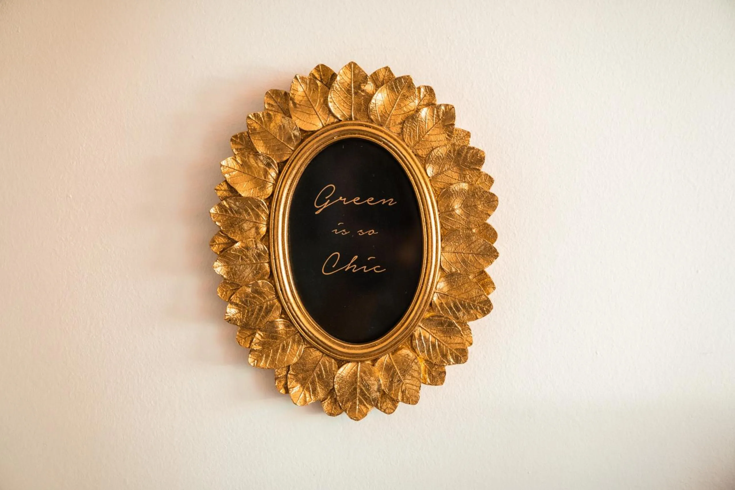 Decorative detail in goldfinger + suites