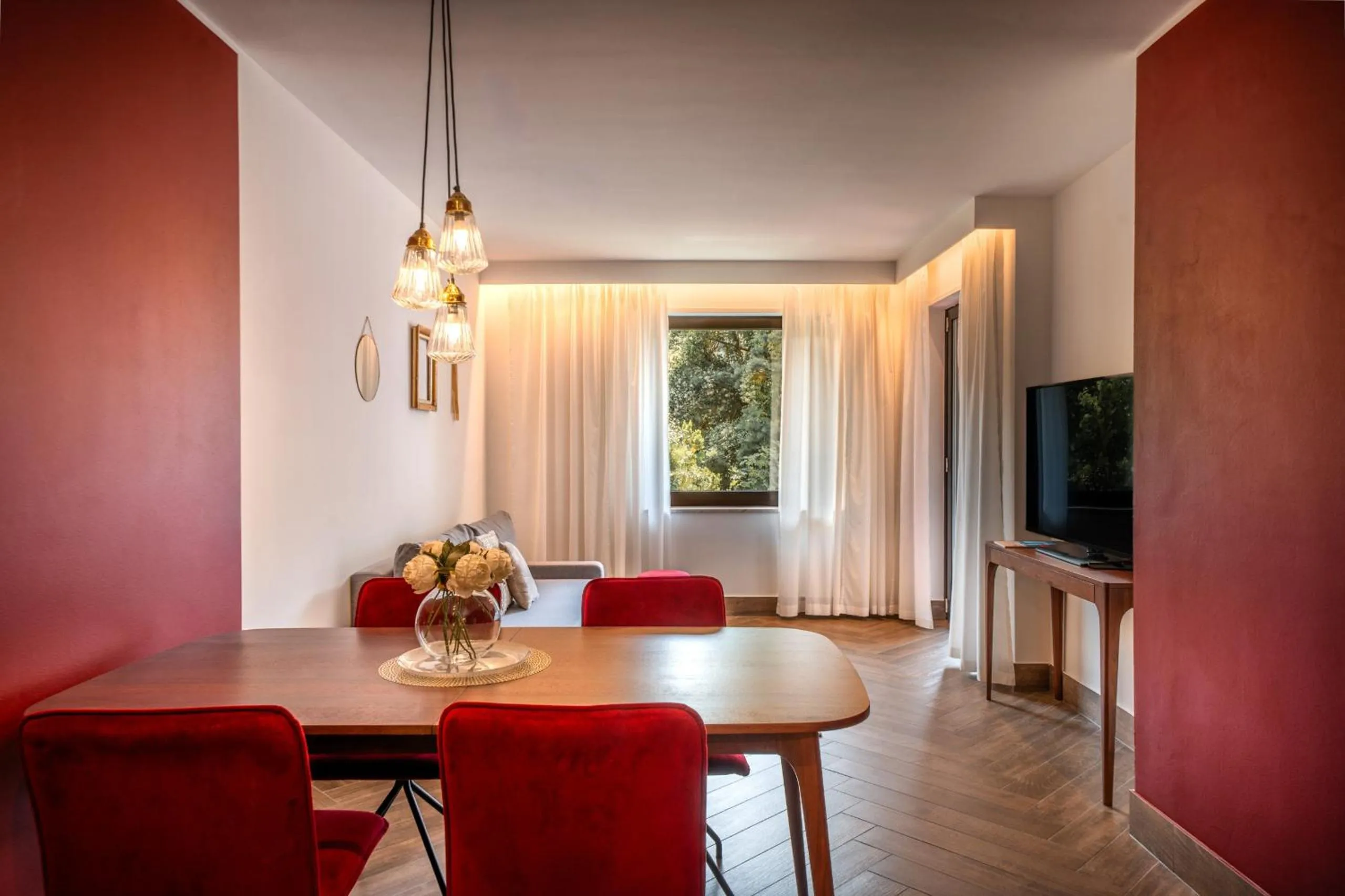 Dining area in goldfinger + suites