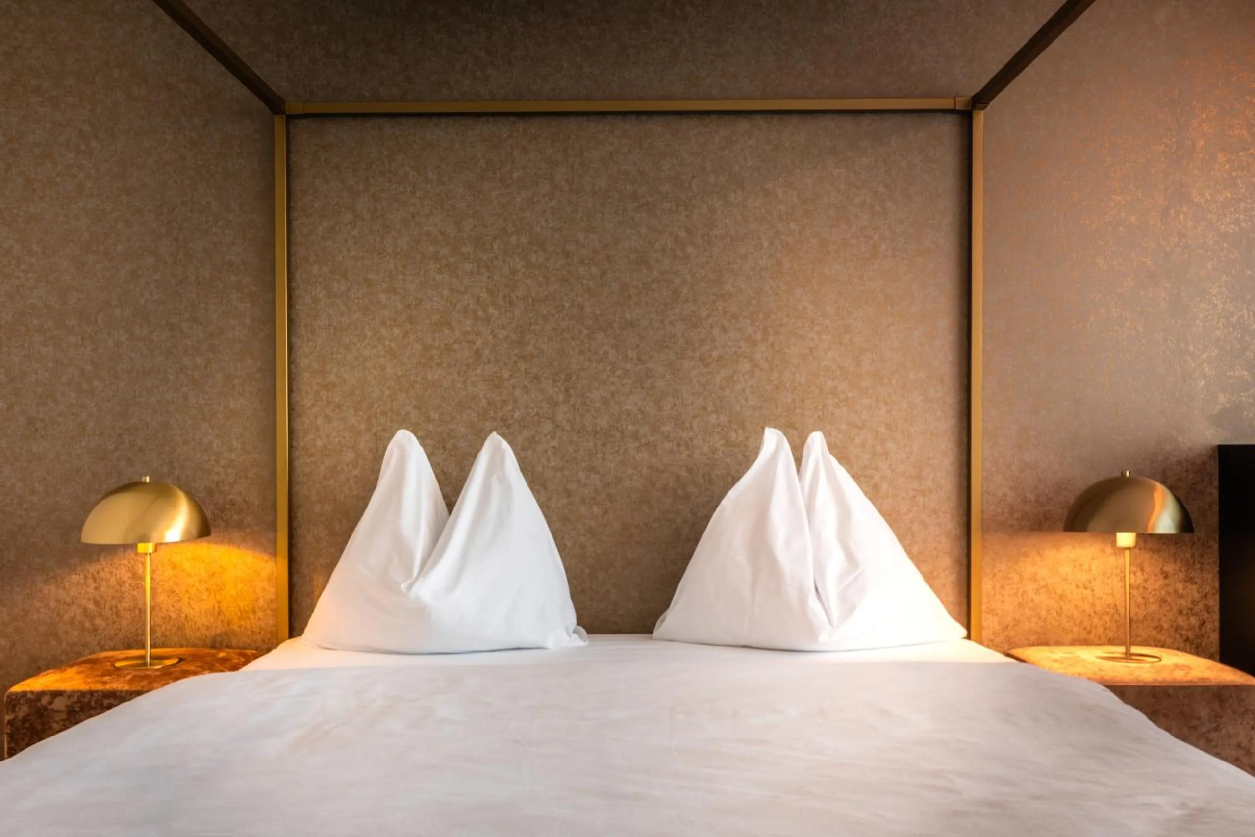 Bed in goldfinger + suites