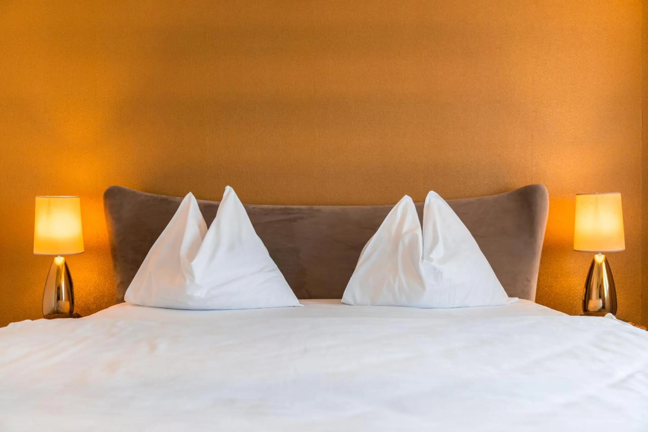 Bed in goldfinger + suites