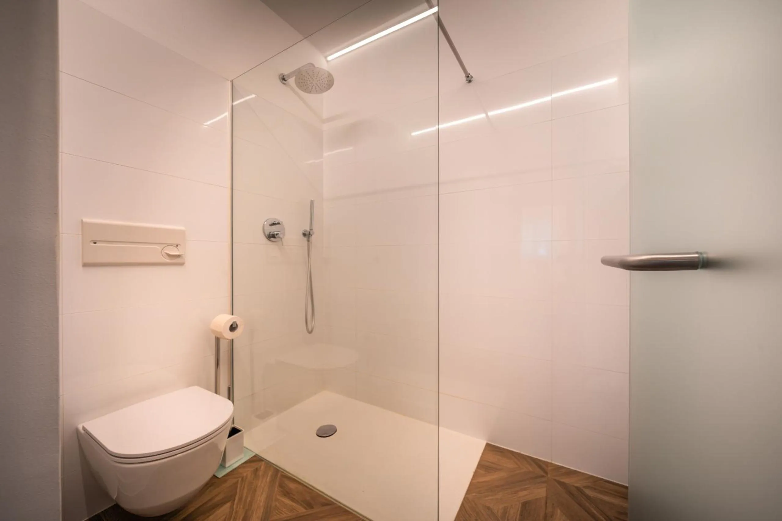 Shower in goldfinger + suites