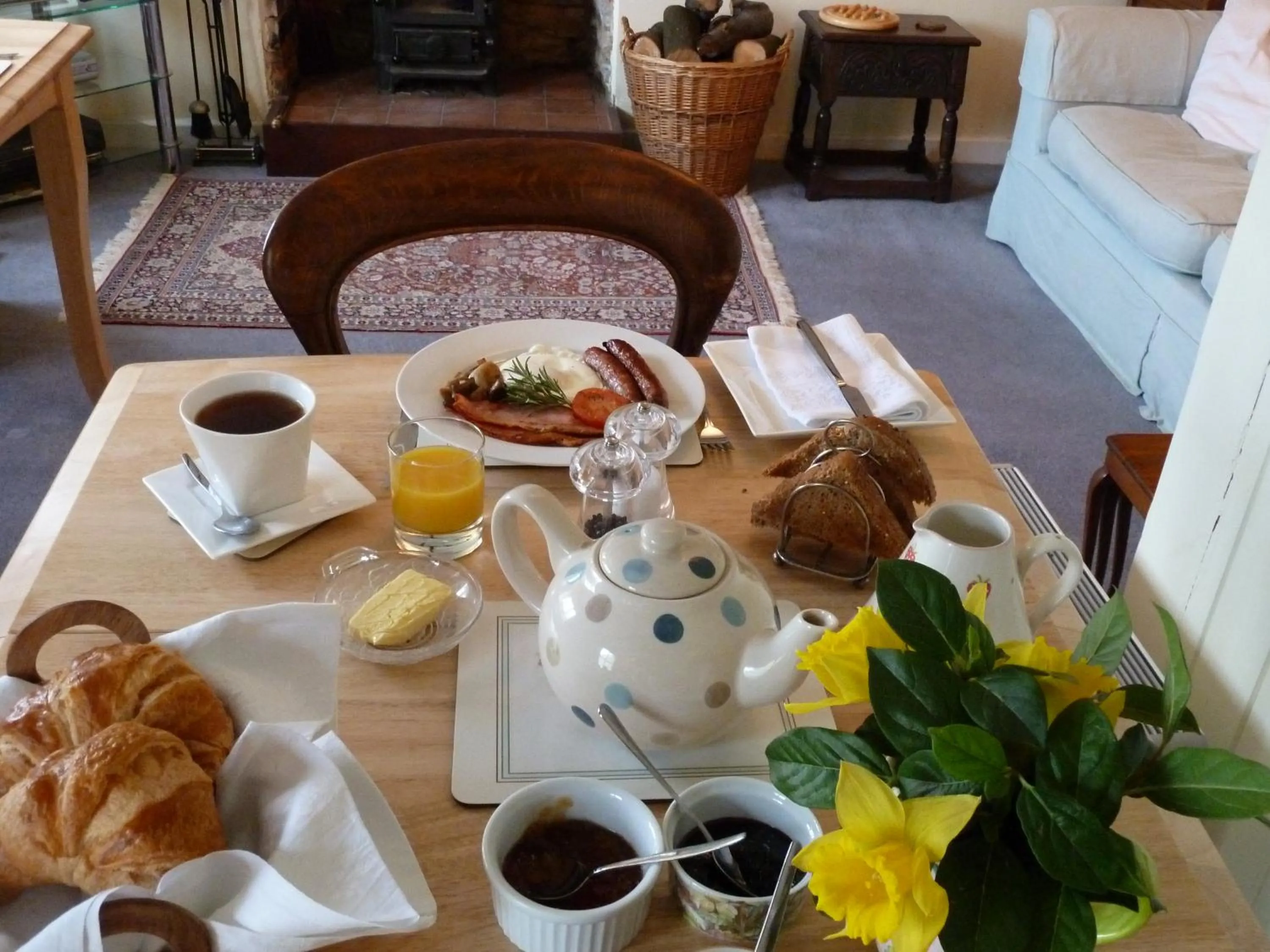English/Irish breakfast in The Lodge, at Orchard Cottage