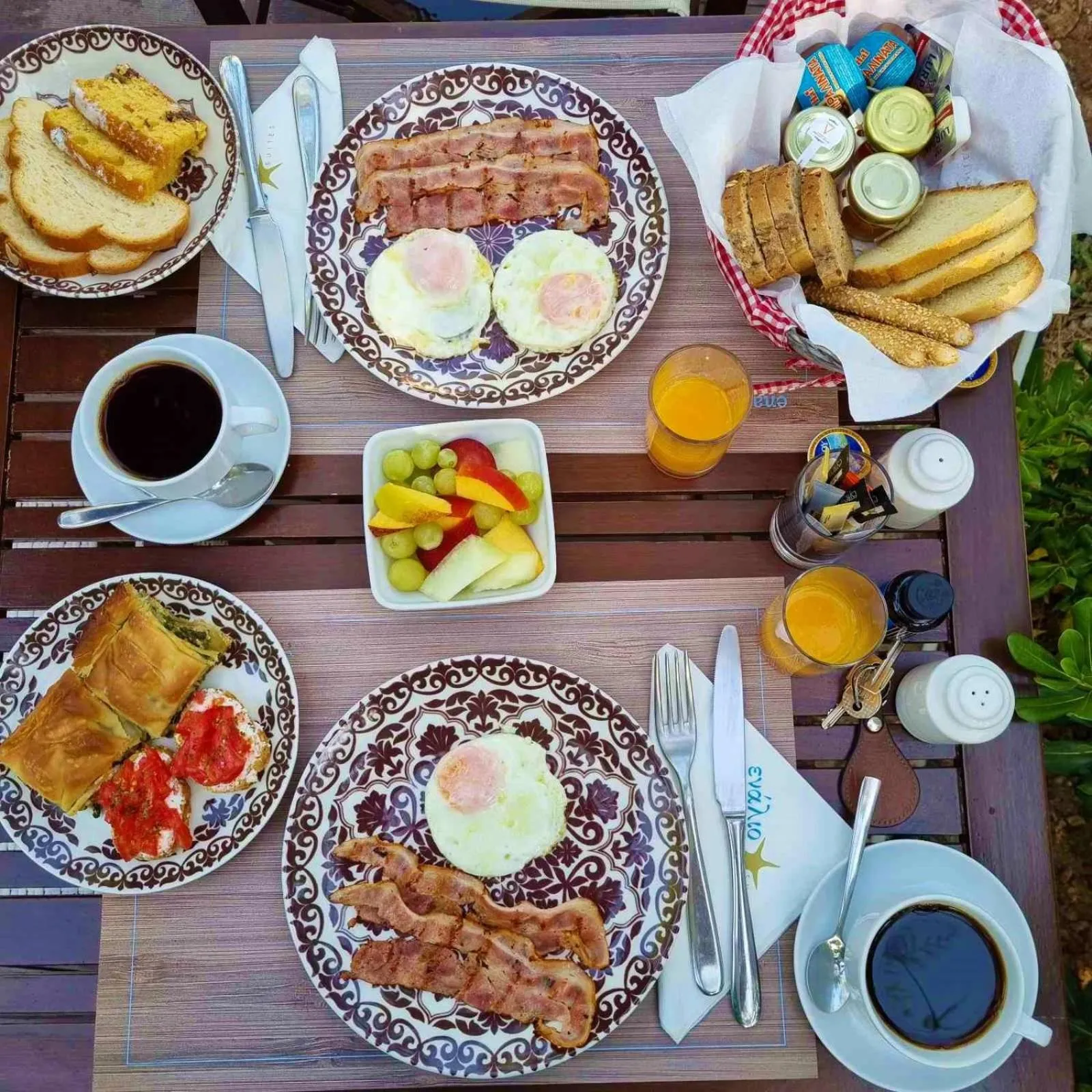 Breakfast in Enalio Suites