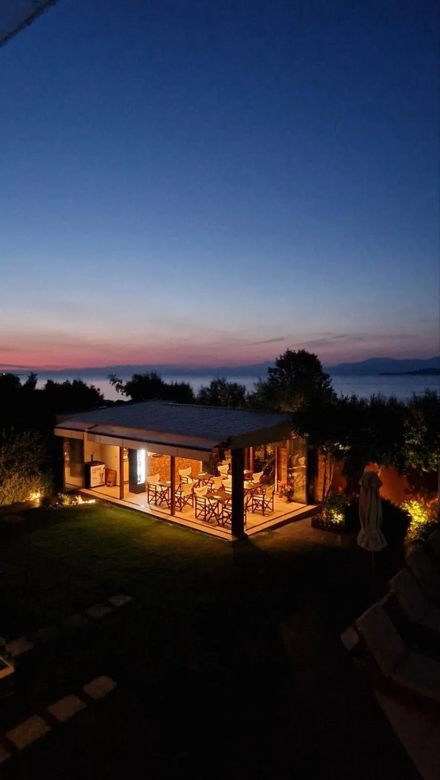 Lounge or bar in Enalio Suites