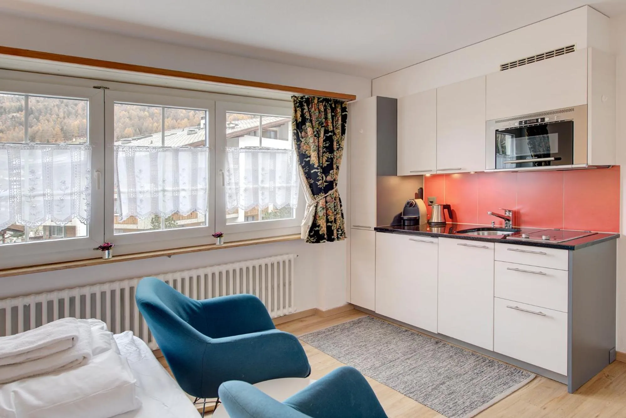 Kitchen or kitchenette in Good Value Apartments by MX Zermatt
