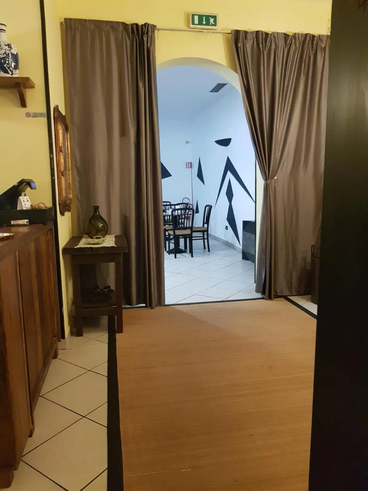 Restaurant/places to eat in Hotel la candela