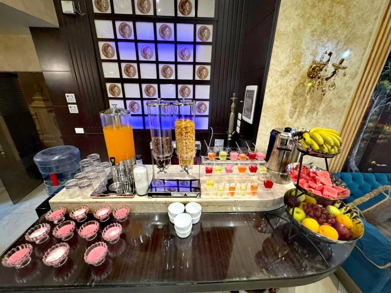 Breakfast in Queens Suite Hotel