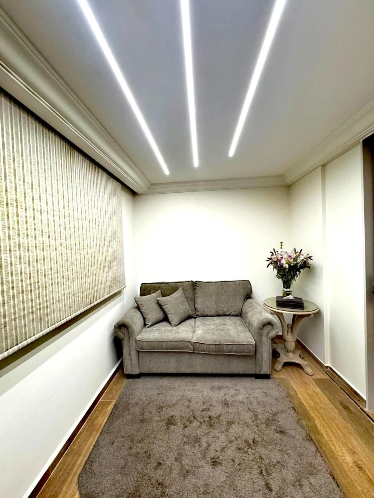 Seating area in Queens Suite Hotel