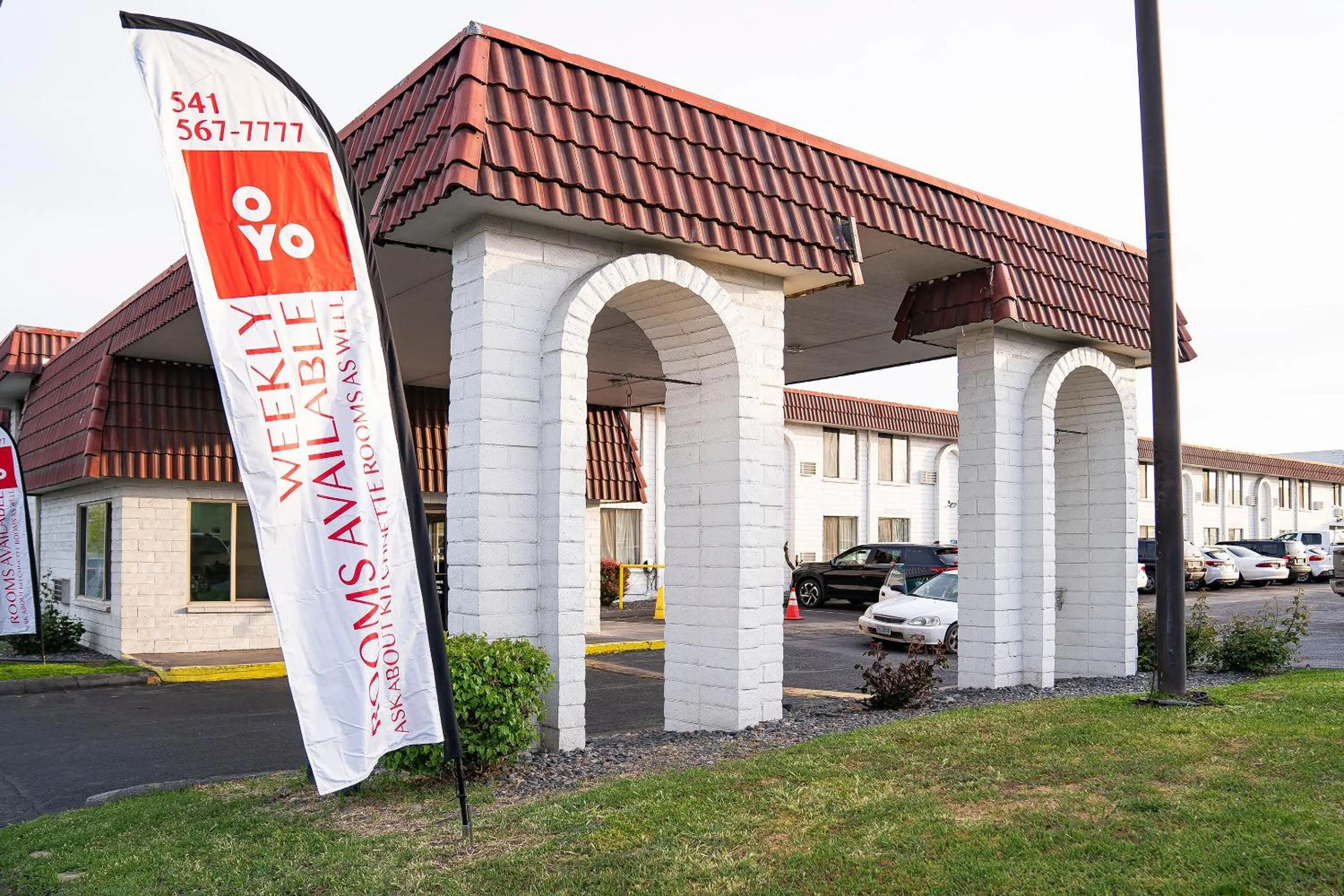 Facade/entrance in OYO Hotel Hermiston OR, Downtown