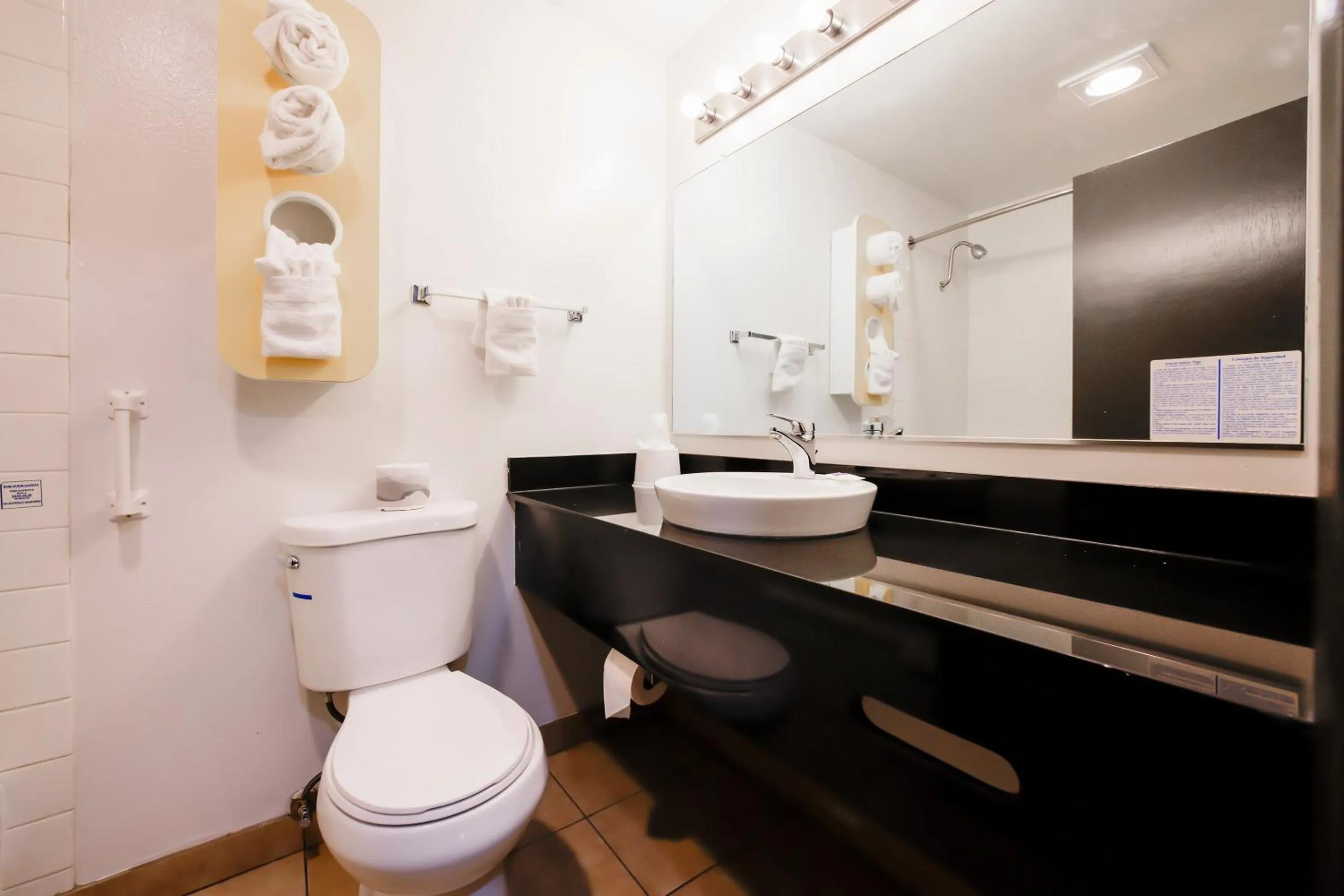 Bathroom in OYO Hotel Hermiston OR, Downtown