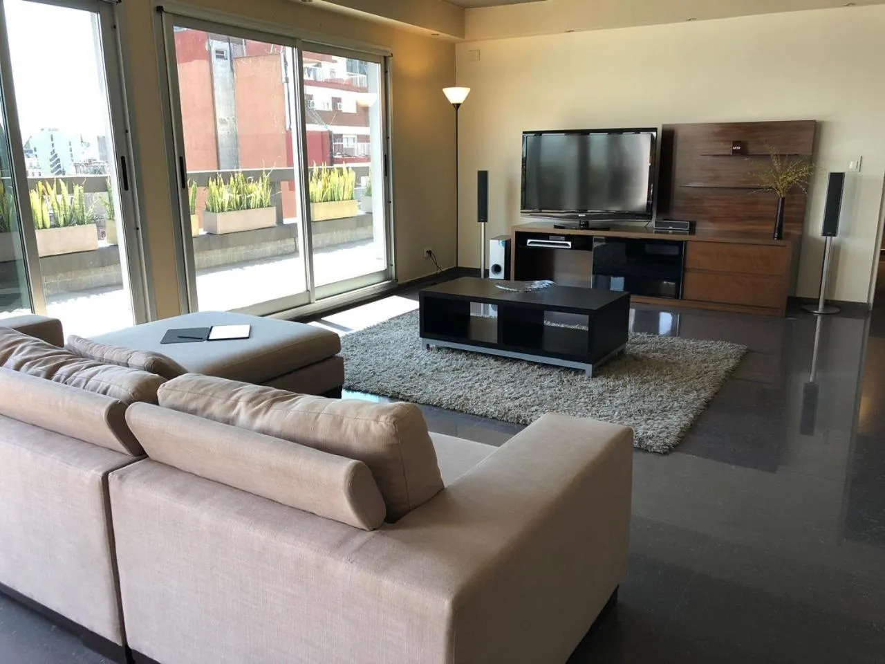 TV and multimedia in Uno Buenos Aires Suites