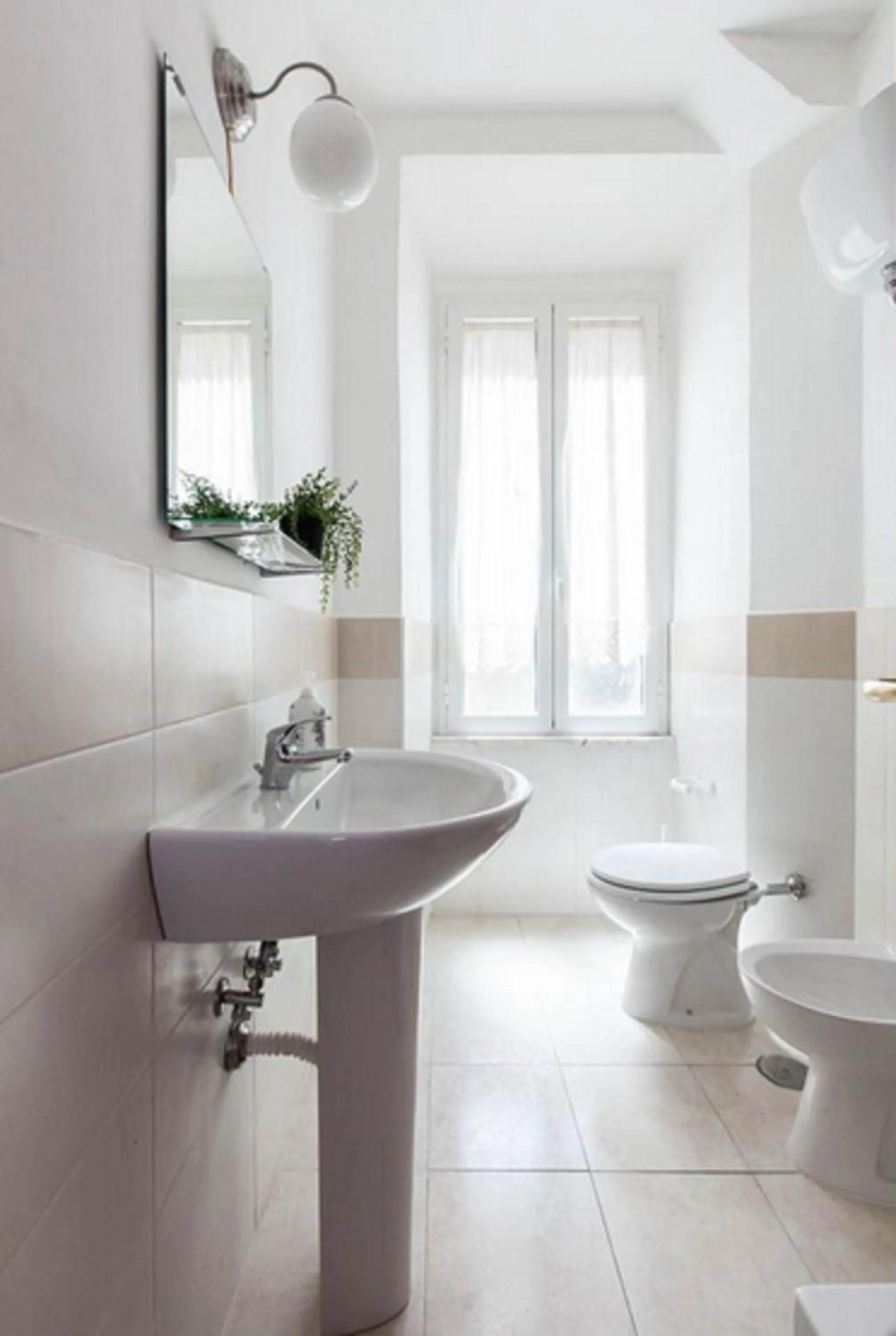 Toilet in Al Colosseo 8