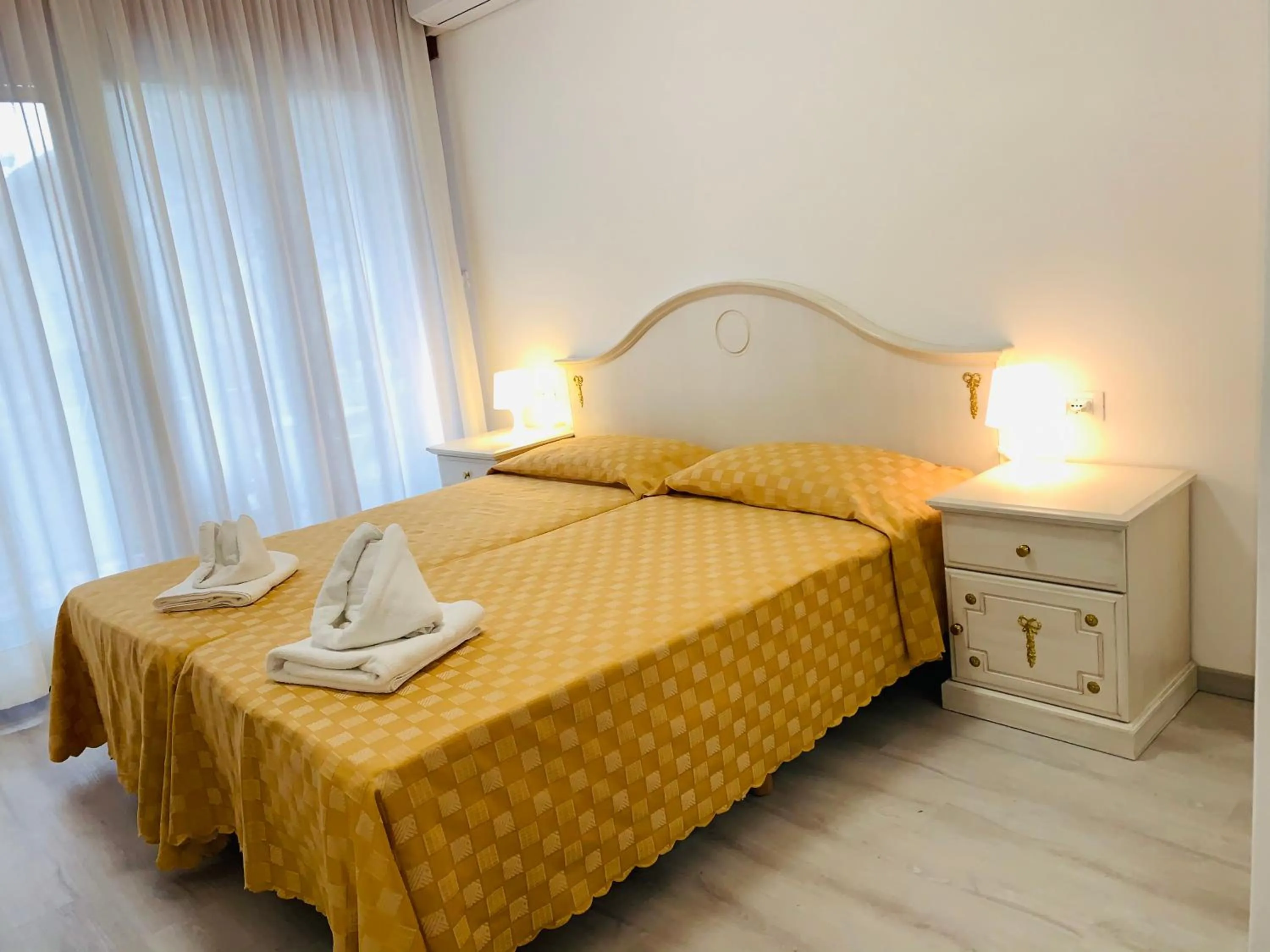 Photo of the whole room, Bed in Hotel Adriaco