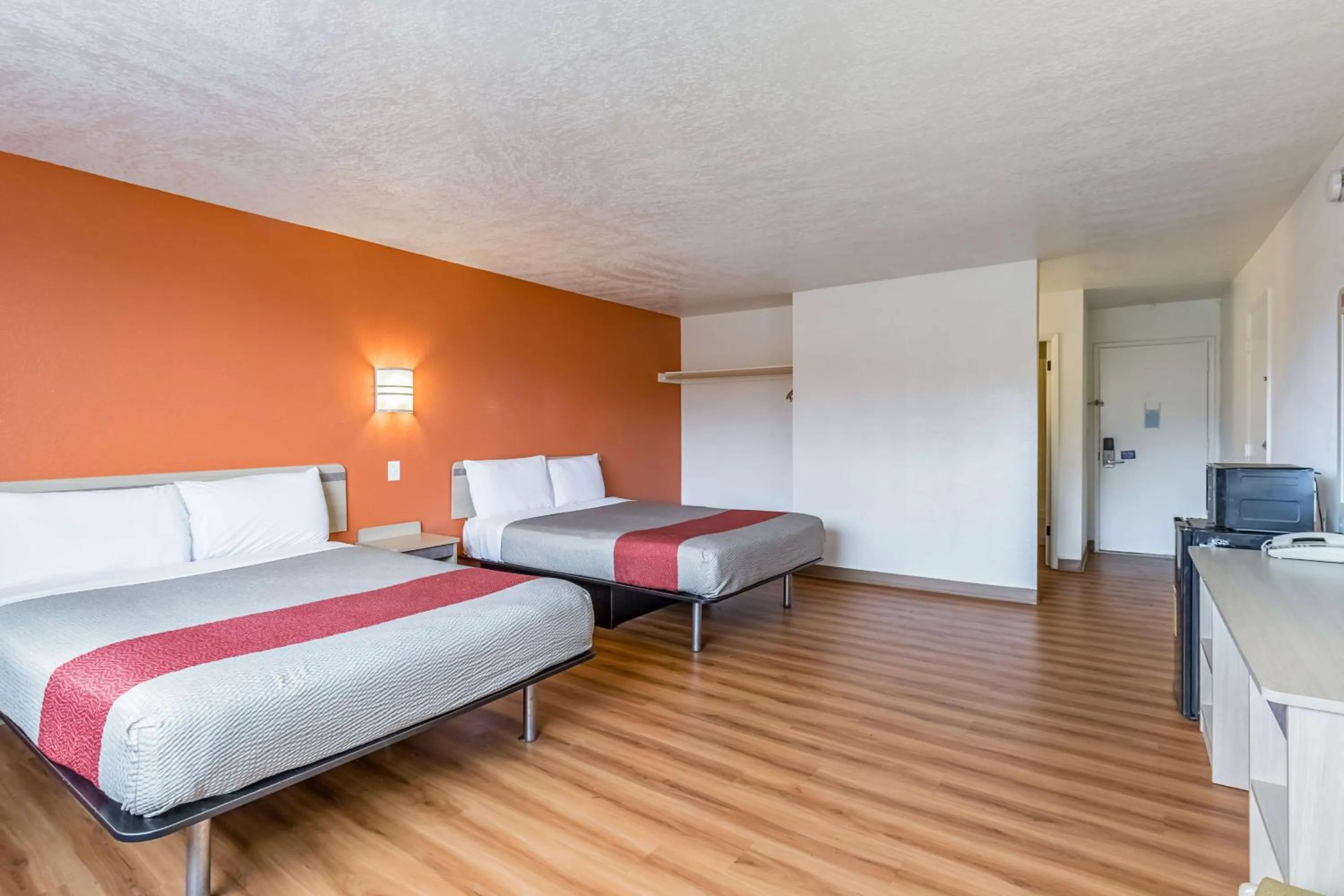 Photo of the whole room, Bed in Motel 6-Beaverton, OR