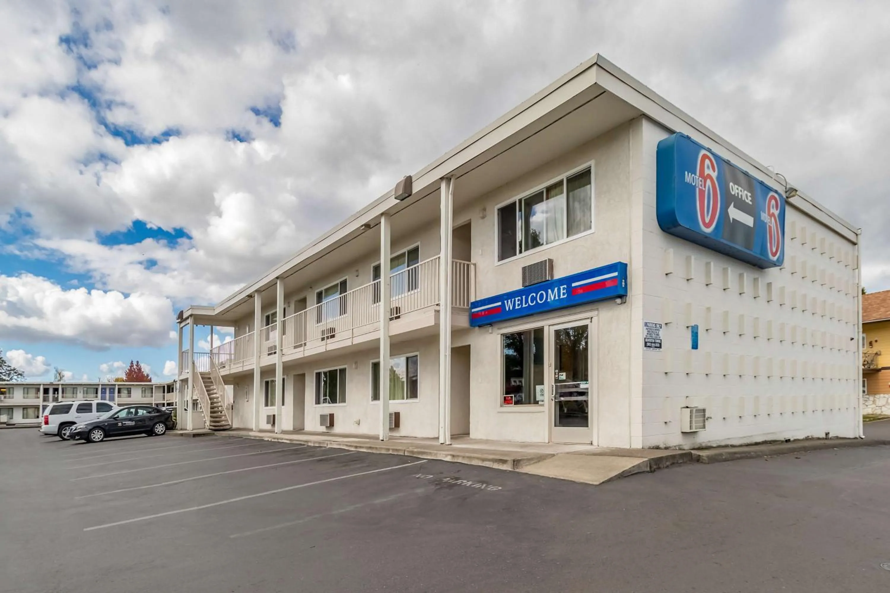 Property building in Motel 6-Beaverton, OR