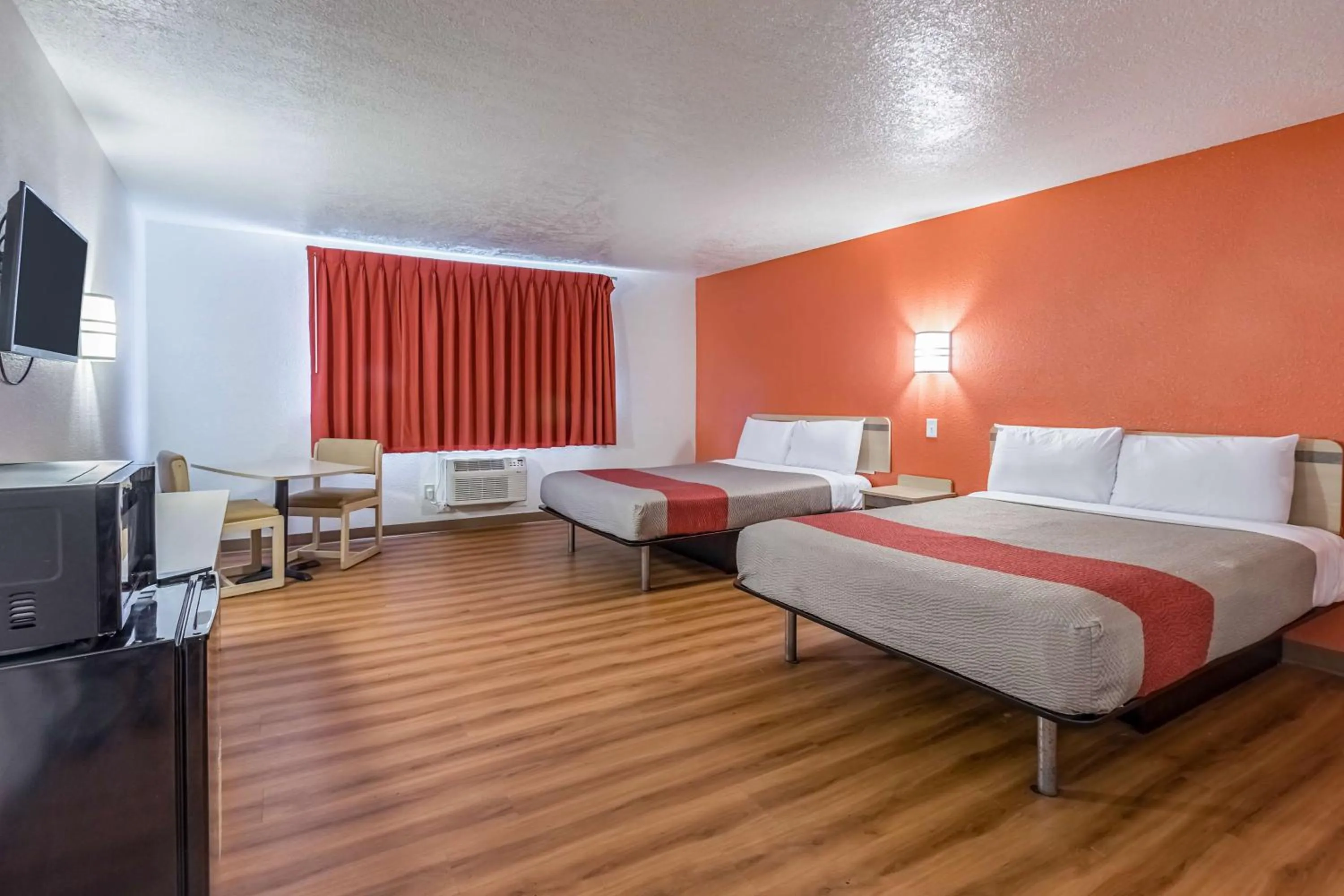 Photo of the whole room, Bed in Motel 6-Beaverton, OR