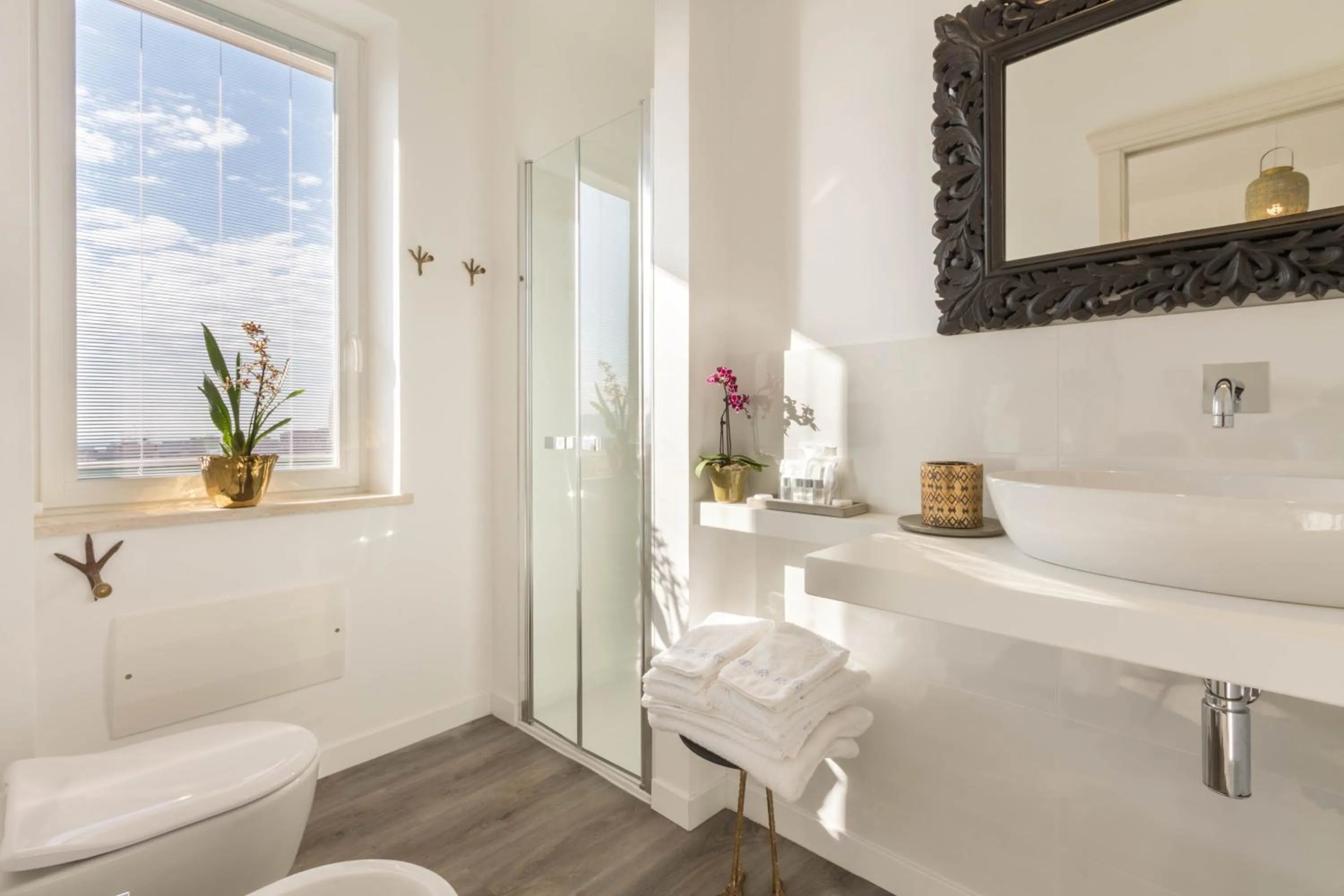 Bathroom in Eleventh Floor Suites