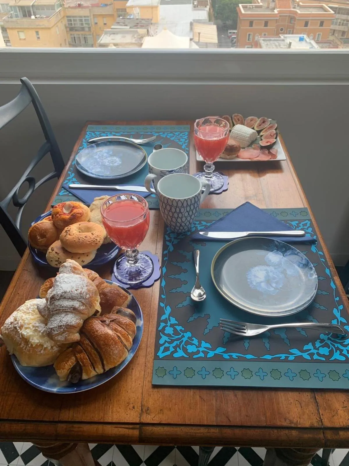 Eleventh Floor Suites