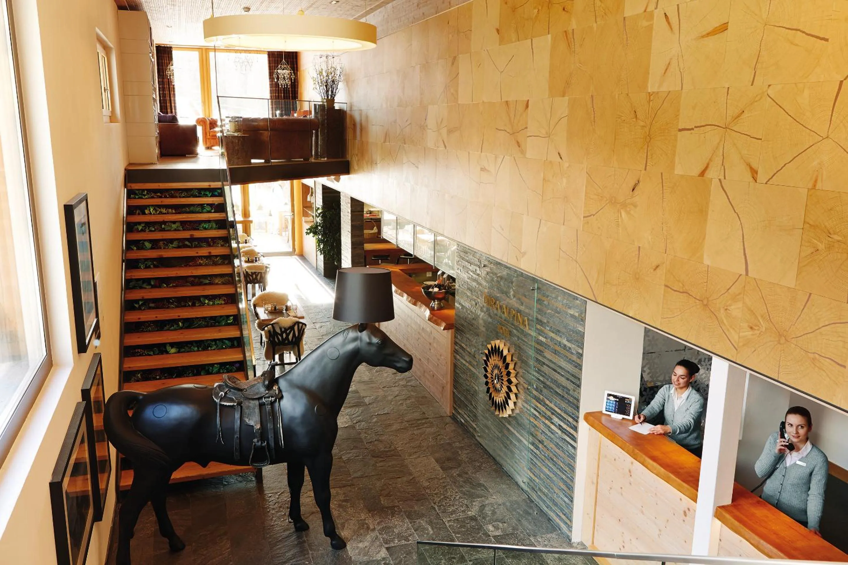 Staff in Nira Alpina