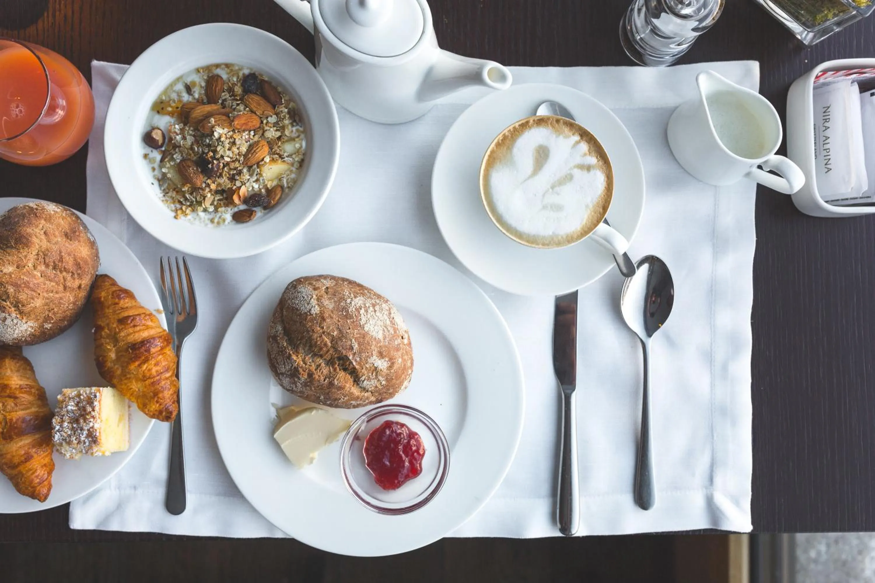 Breakfast in Nira Alpina