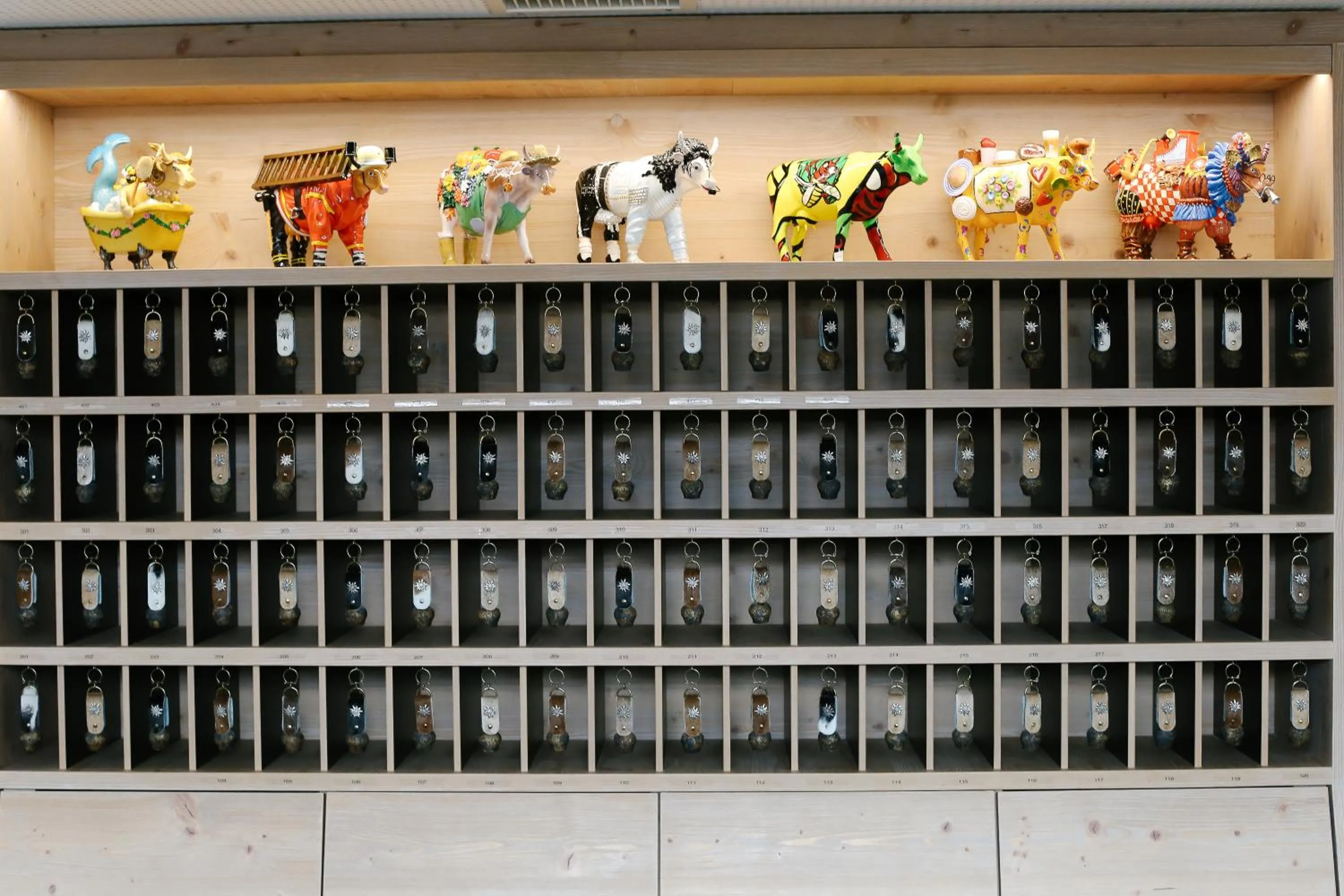 Decorative detail in Nira Alpina